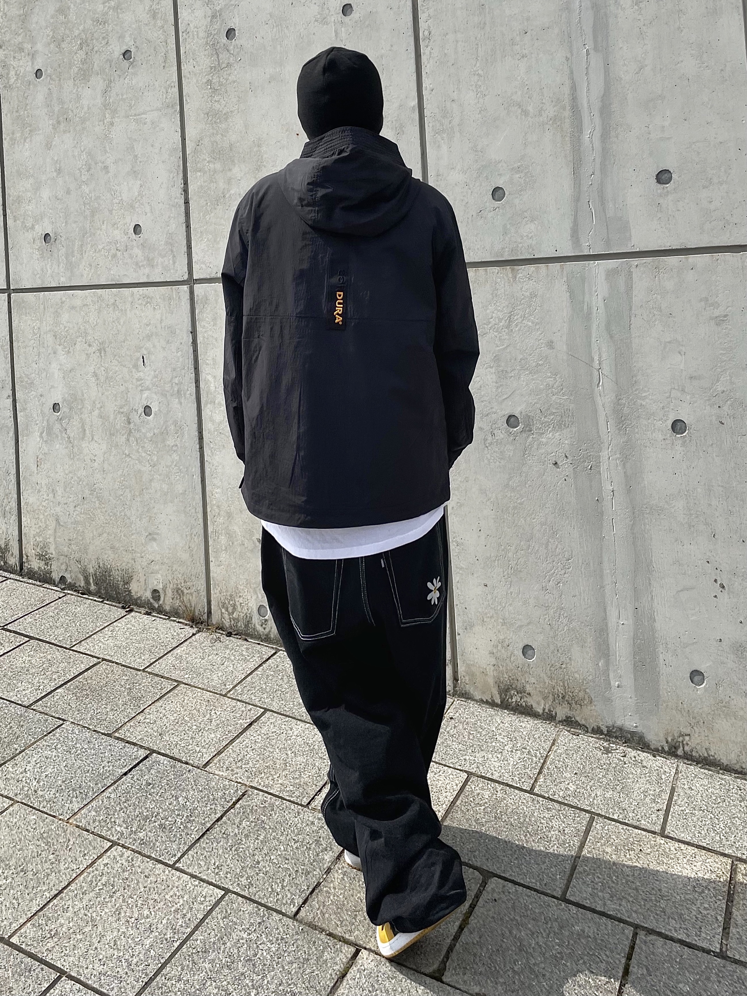 Stussy Debossed Stock Logo Beanie Black, Jordan 1 Retro High OG Pollen 착용 스타일 - 2