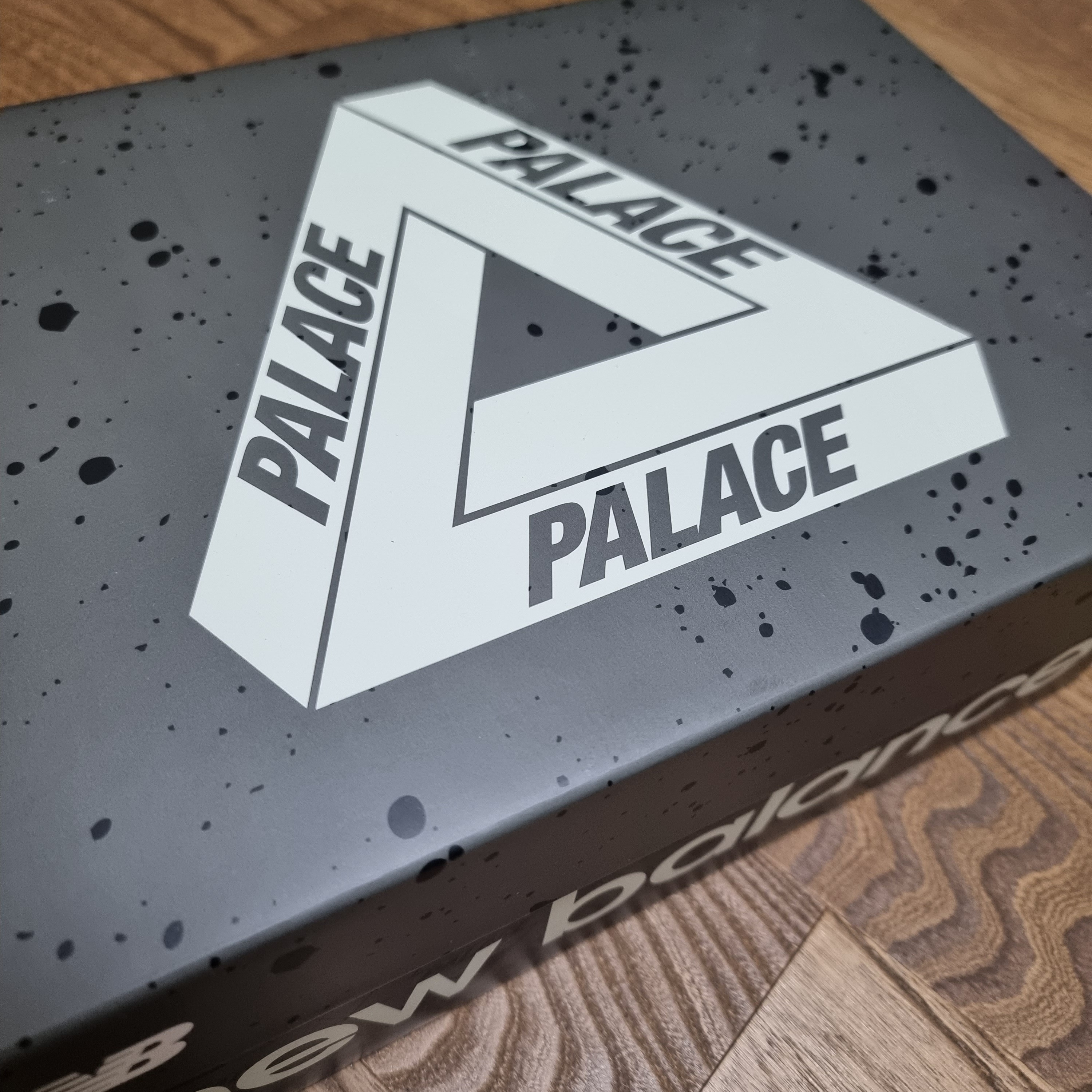 New Balance x Palace MT580 Shaded Spruce Pansy 착용 스타일 - 1