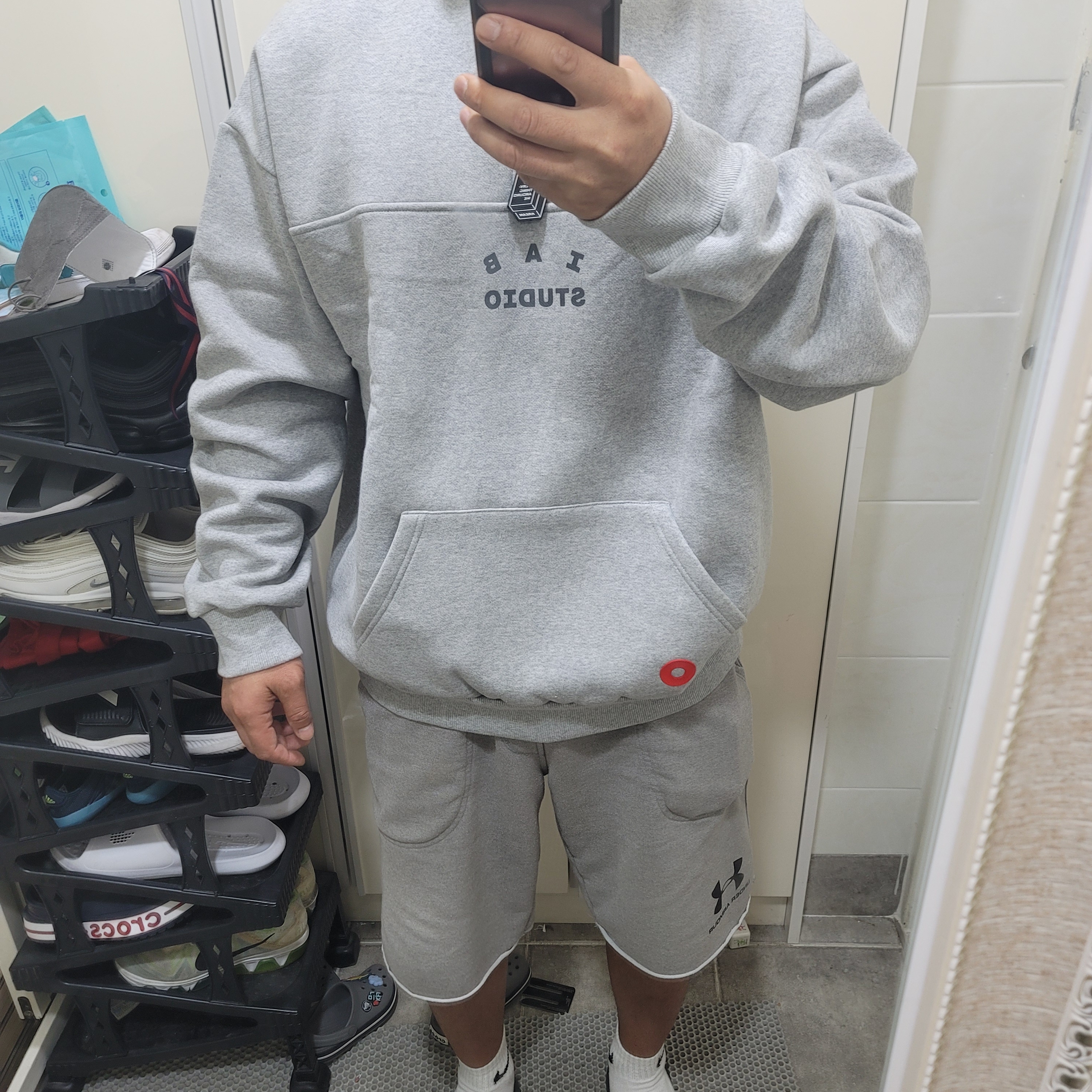 IAB Studio x Hyundai Mobis Half Zip Pullover Grey 착용 스타일