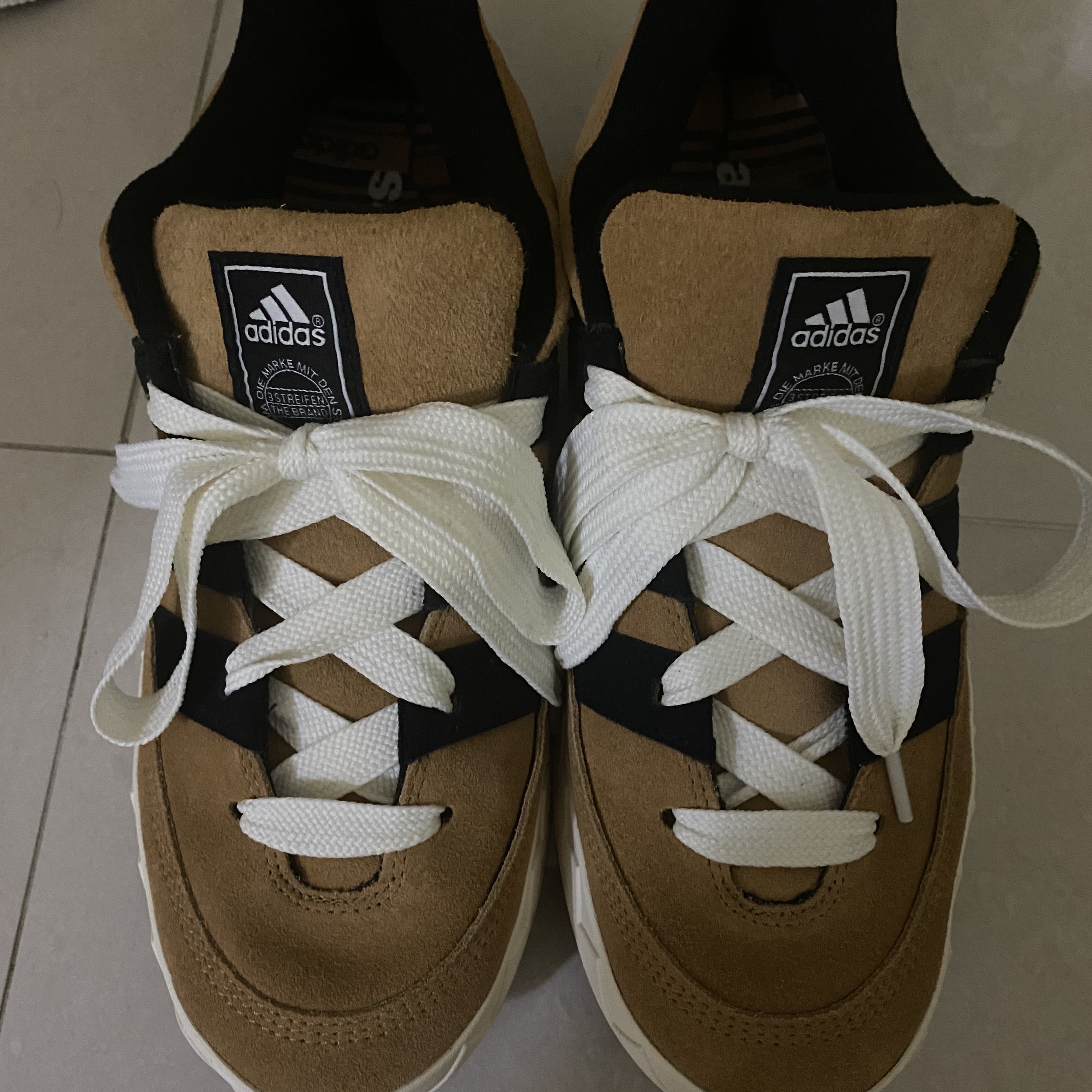 Adidas x Atmos Adimatic OG Shoebox 착용 스타일 - 4