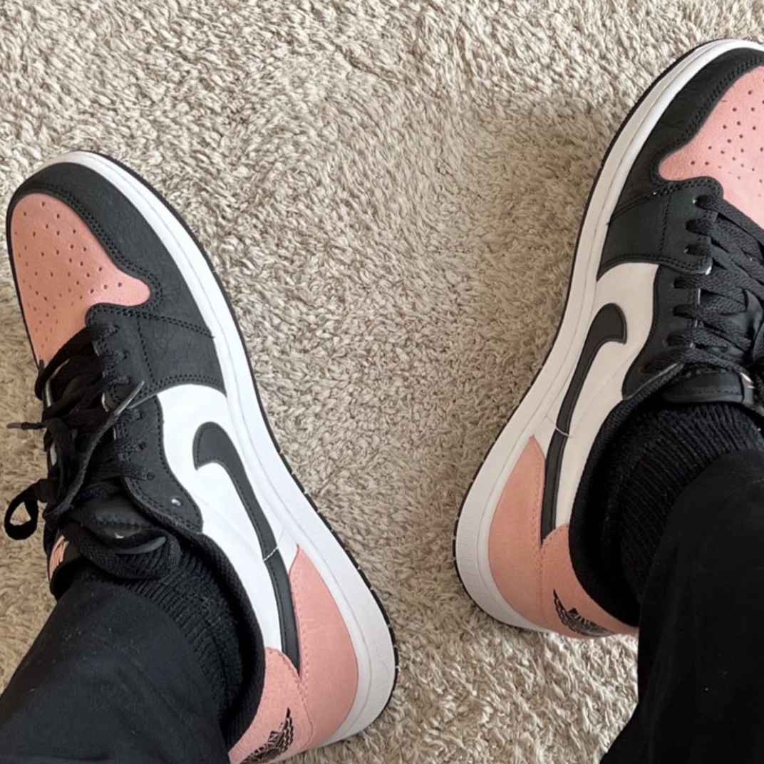 Jordan 1 Retro Low OG Bleached Coral 착용 스타일
