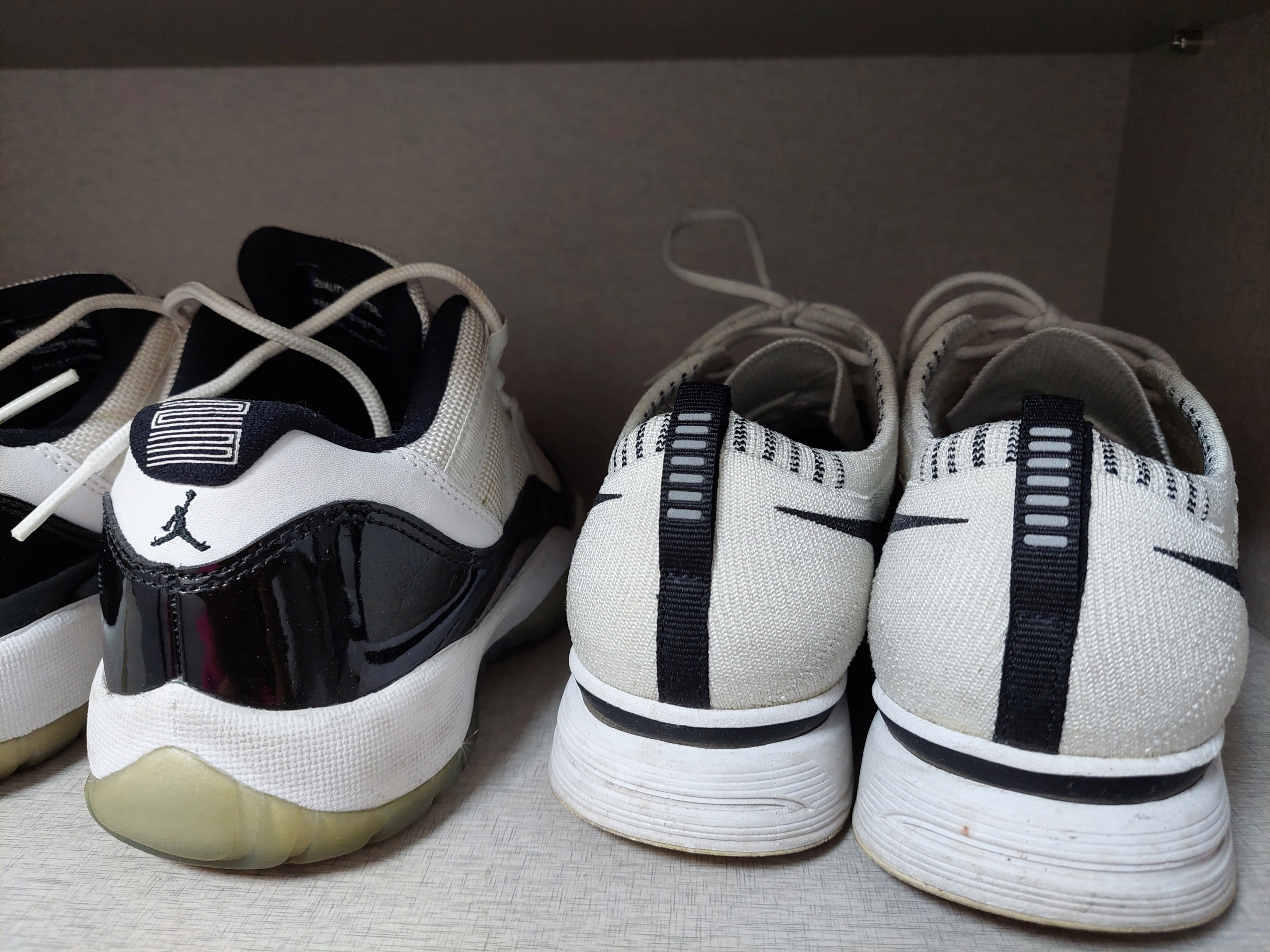 (GS) Jordan 11 Retro Low Concord, Nike Flyknit Trainer White Black 2017 착용 스타일