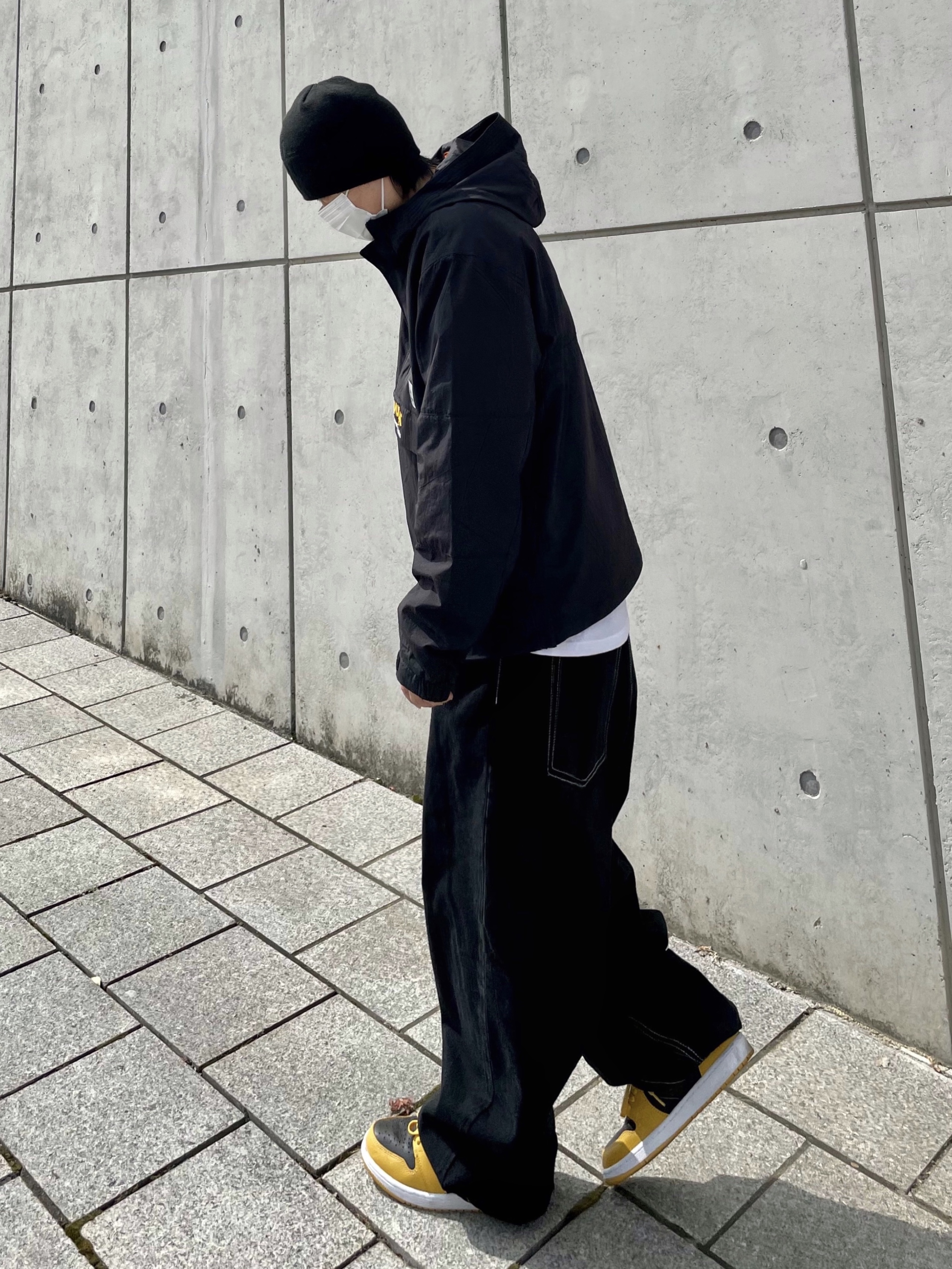 Stussy Debossed Stock Logo Beanie Black, Jordan 1 Retro High OG Pollen 착용 스타일 - 1