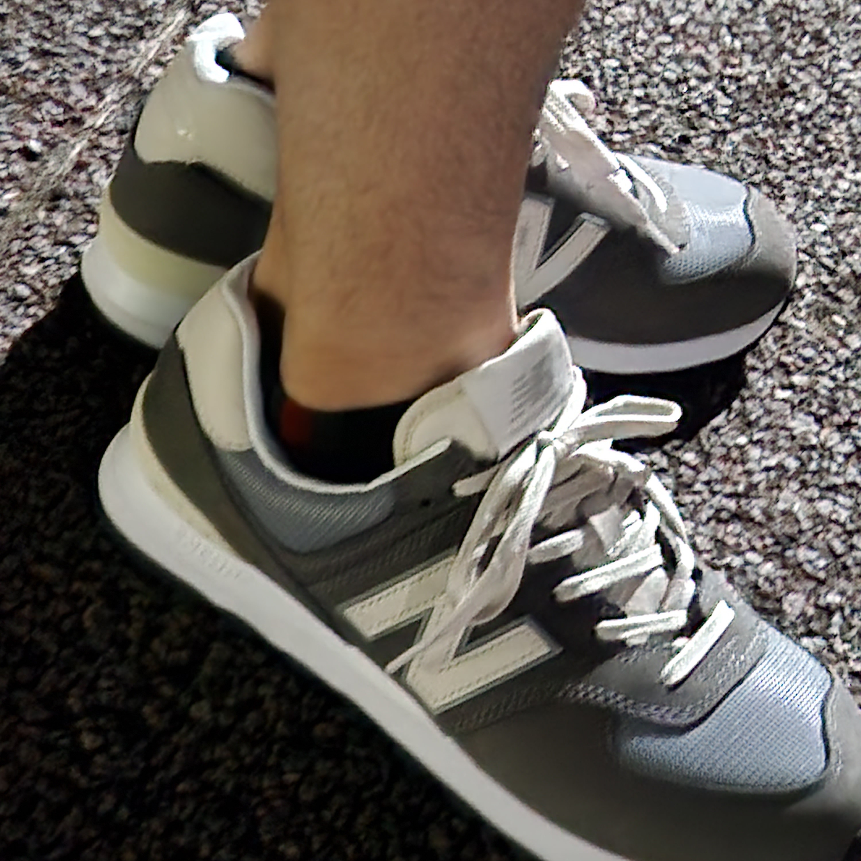 New Balance 574 Classic Grey 착용 스타일