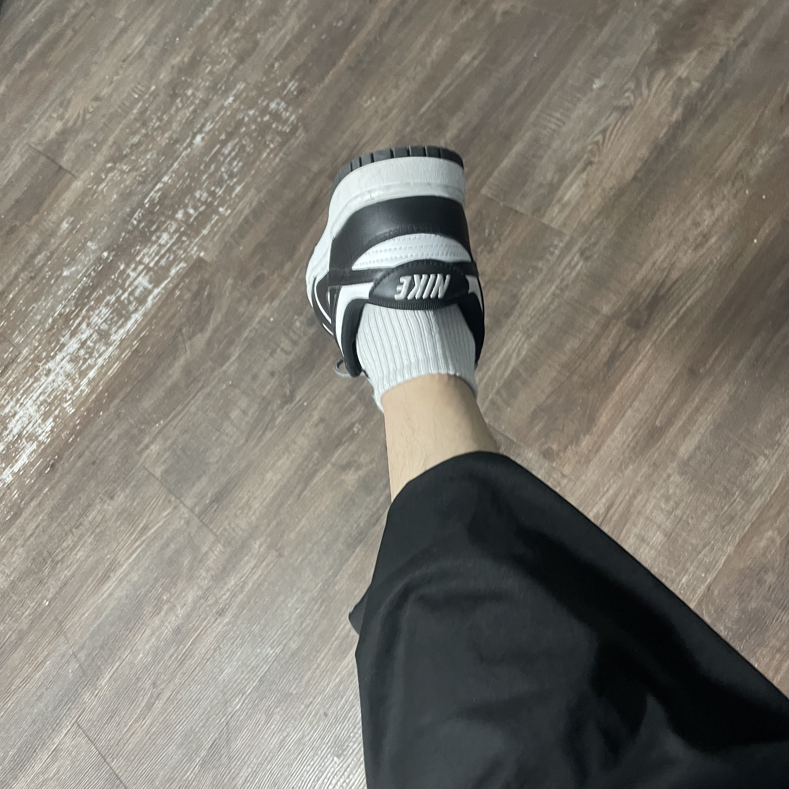 Nike Dunk Low Retro Black 착용 스타일 - 2