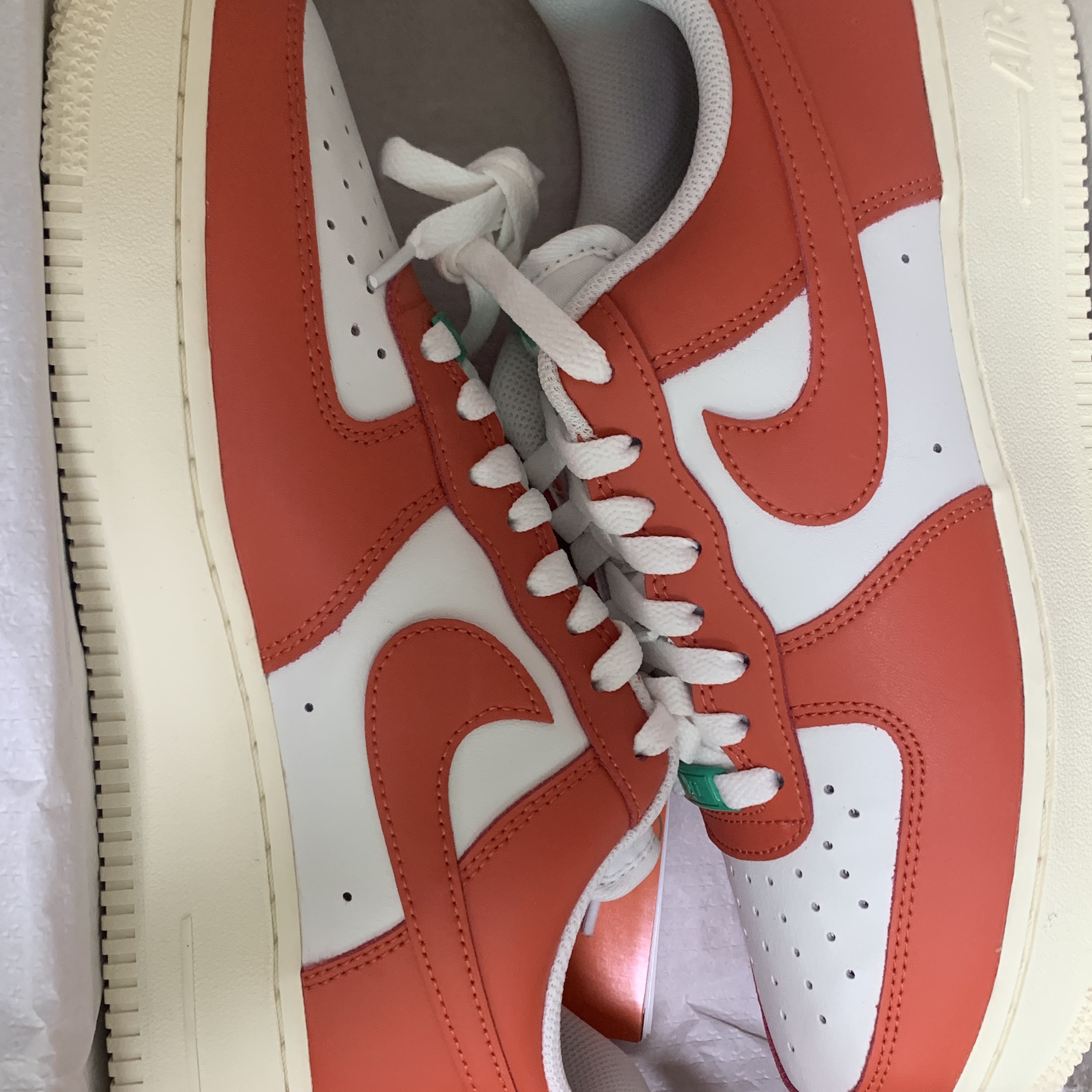 Nike Air Force 1 '07 LV8 Pojangmacha 착용 스타일