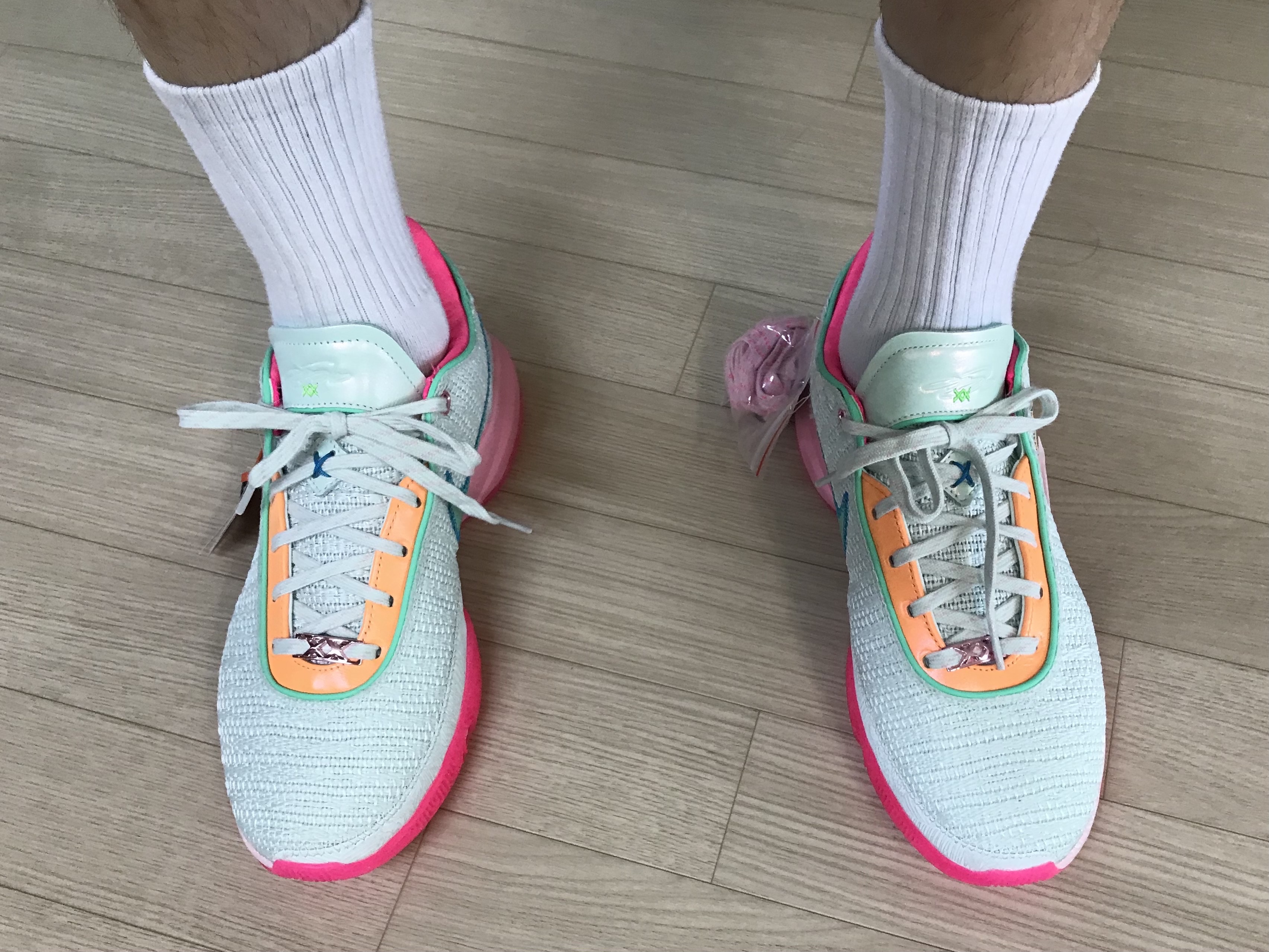 Nike LeBron XX EP Barely Green 착용 스타일 - 2