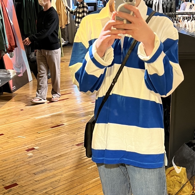 AMI de Coeur Striped Polo Shirt Blue White 착용 스타일