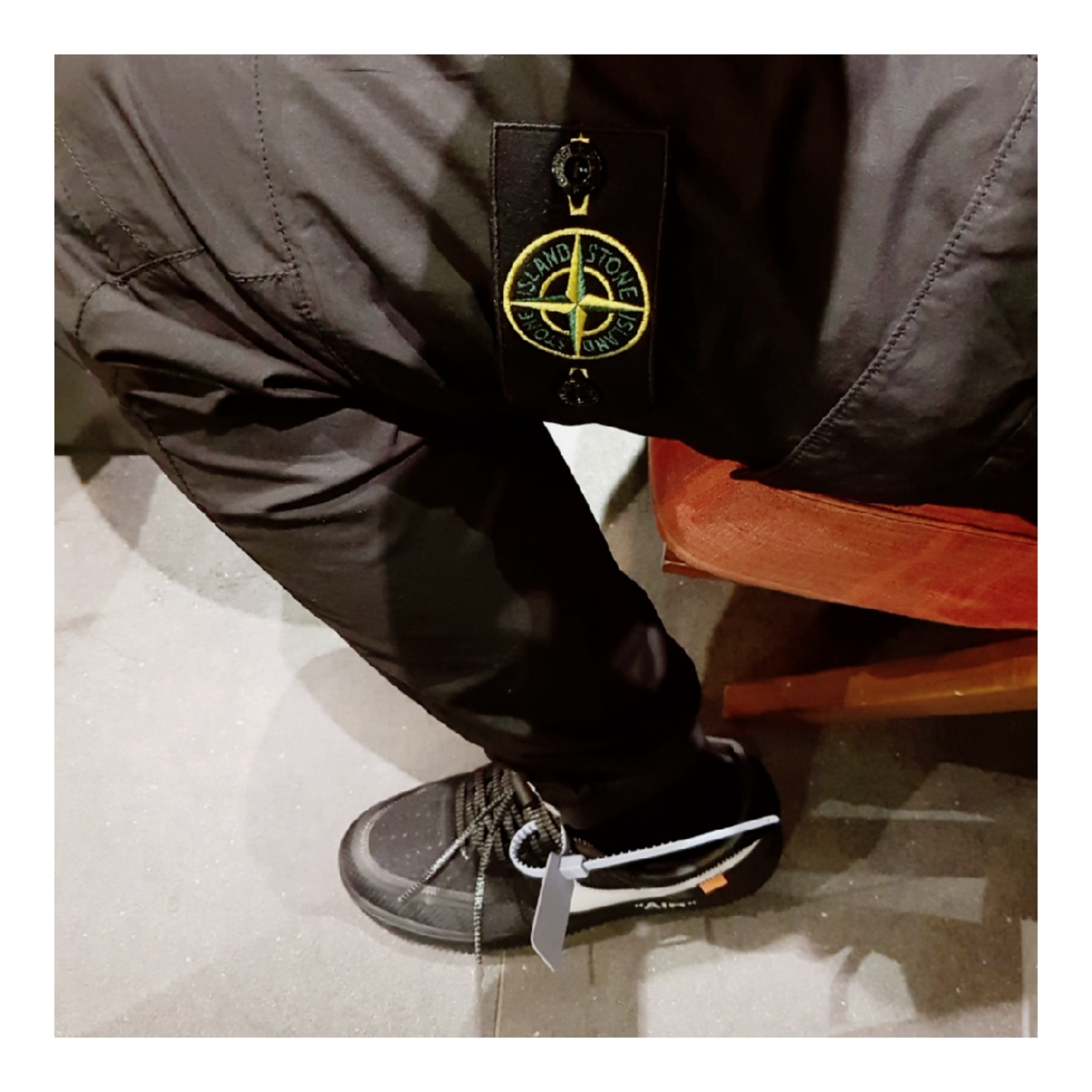 Nike x Off-White Air Force 1 Low Black White, Stone Island 31414 Cargo Pants Black - 20FW 착용 스타일
