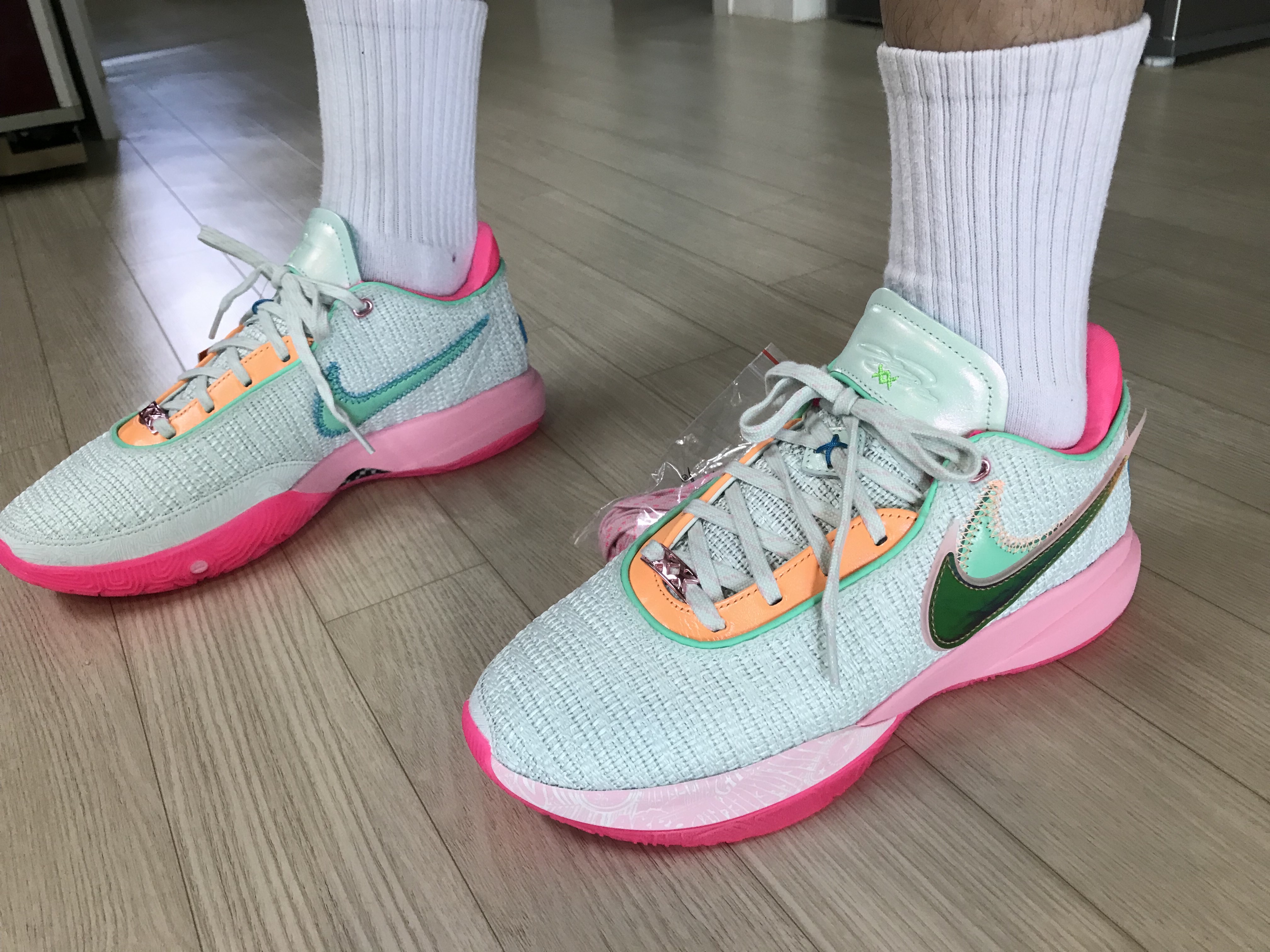 Nike LeBron XX EP Barely Green 착용 스타일 - 3