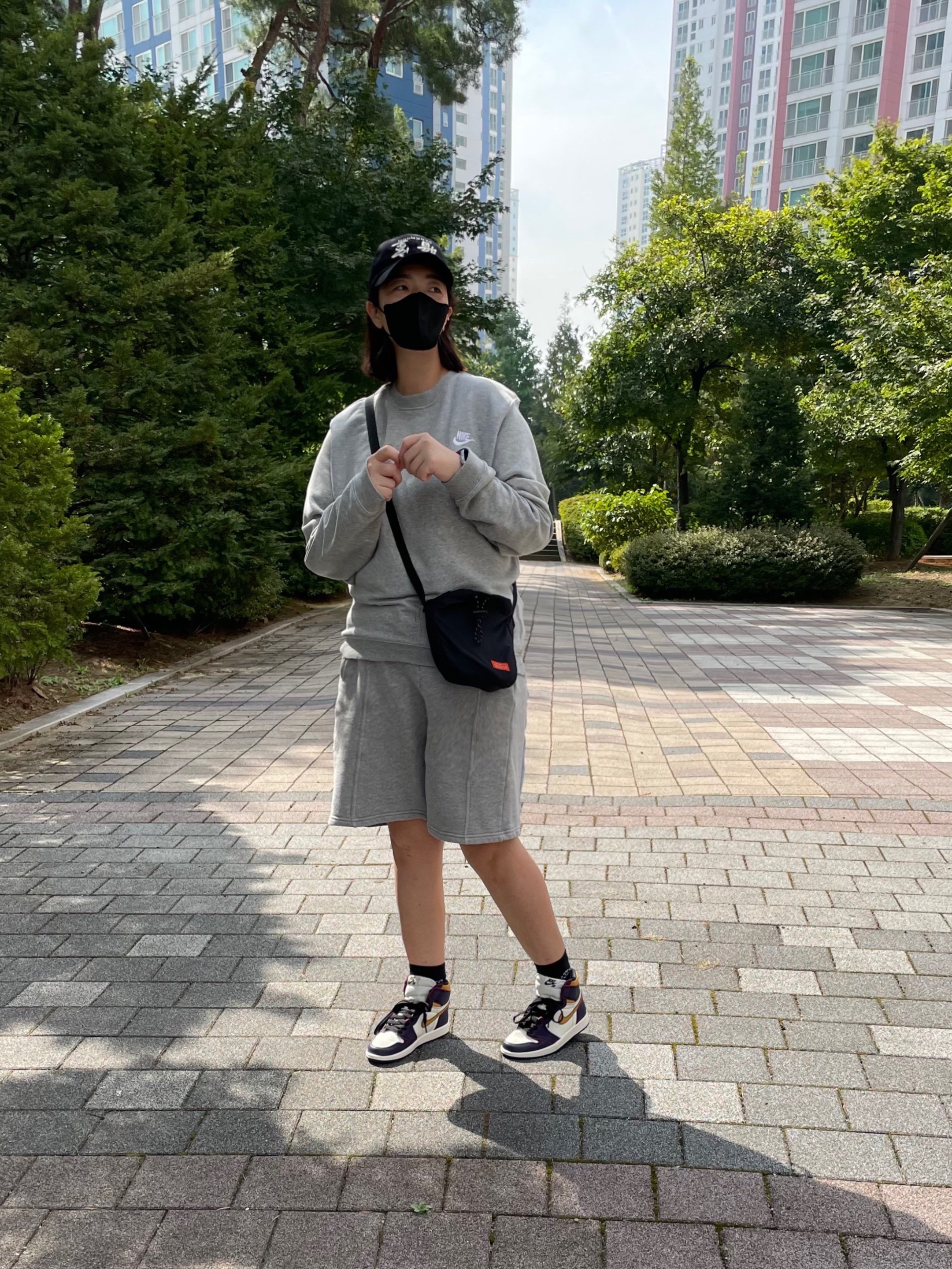 Darkr8m Studio Upside Down Silver Logo Cap, Jordan 1 Retro High OG Defiant SB LA to Chicago 착용 스타일 - 1