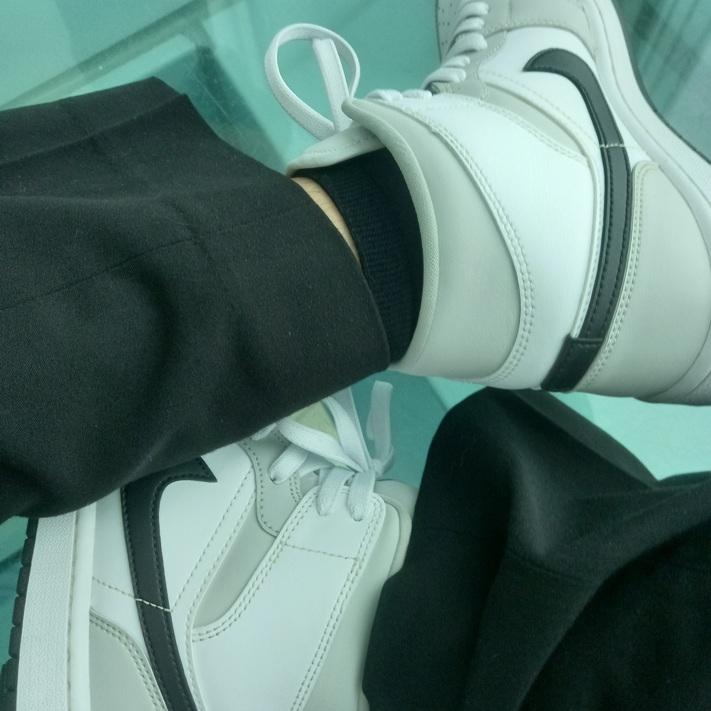 (W) Jordan 1 Mid Grey Fog 착용 스타일 - 3
