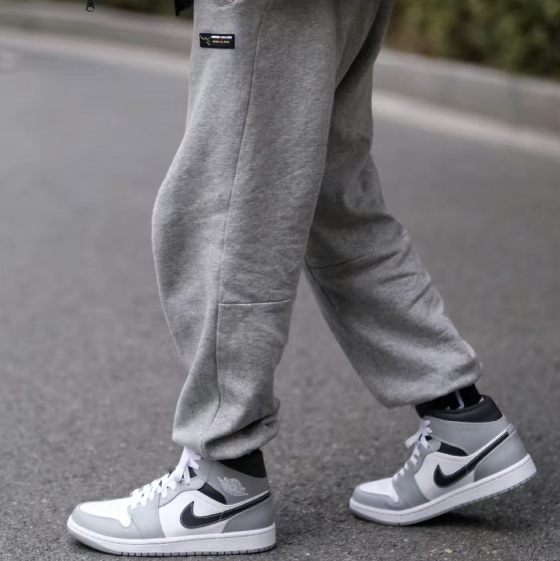 Jordan 1 Mid Light Smoke Grey Anthracite 착용 스타일