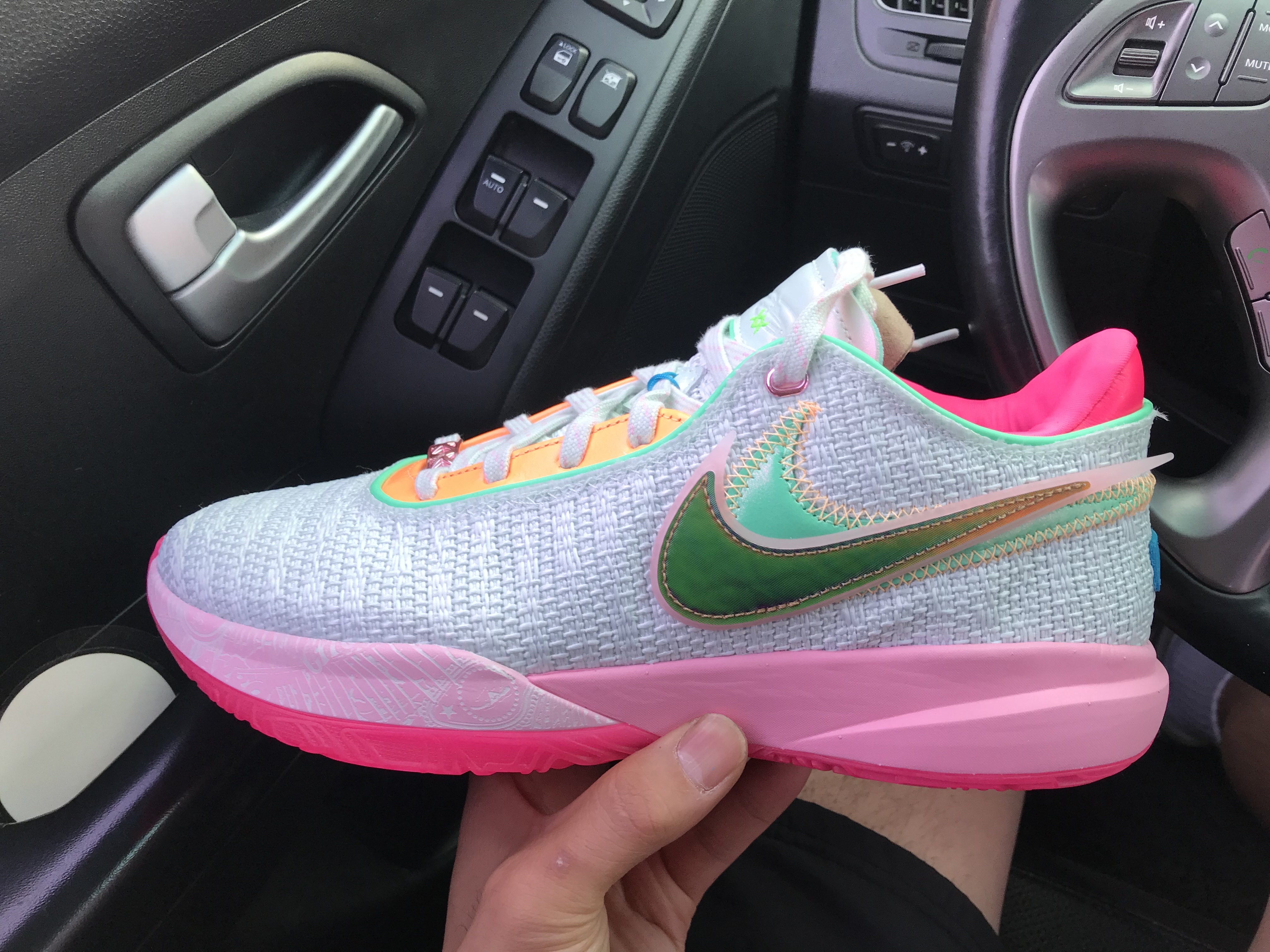 Nike LeBron XX EP Barely Green 착용 스타일 - 1