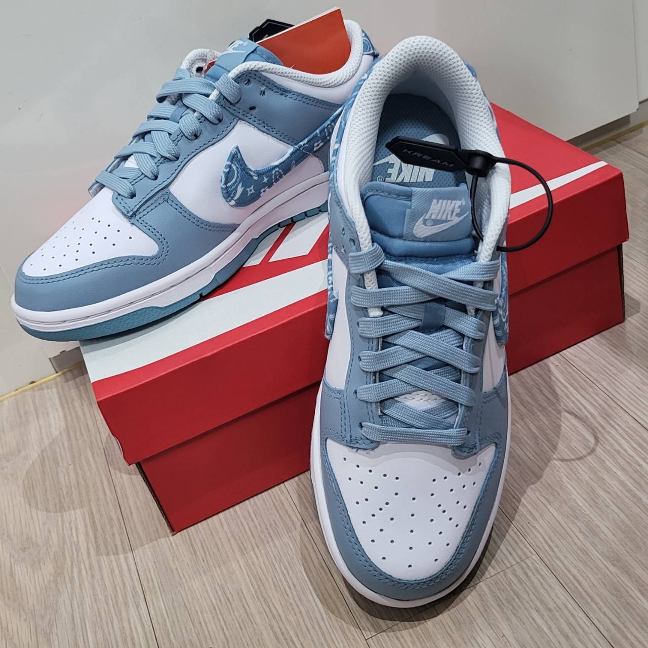(W) Nike Dunk Low Essential Blue Paisley 착용 스타일 - 2