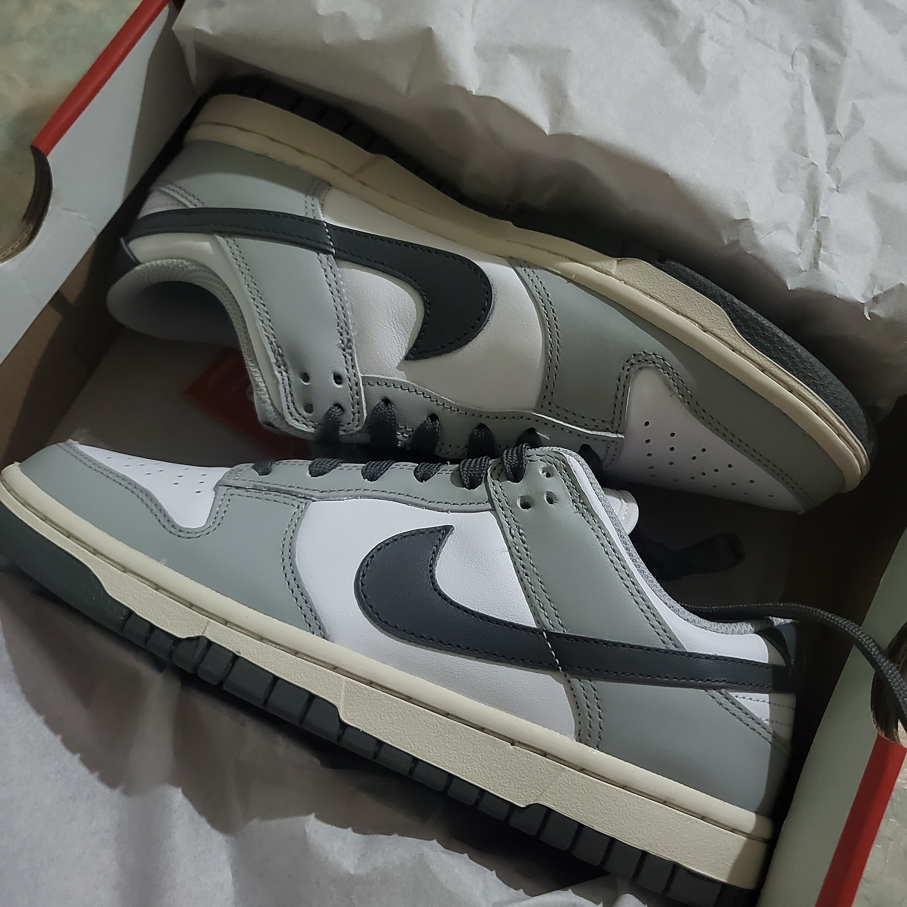 (W) Nike Dunk Low Light Smoke Grey 착용 스타일