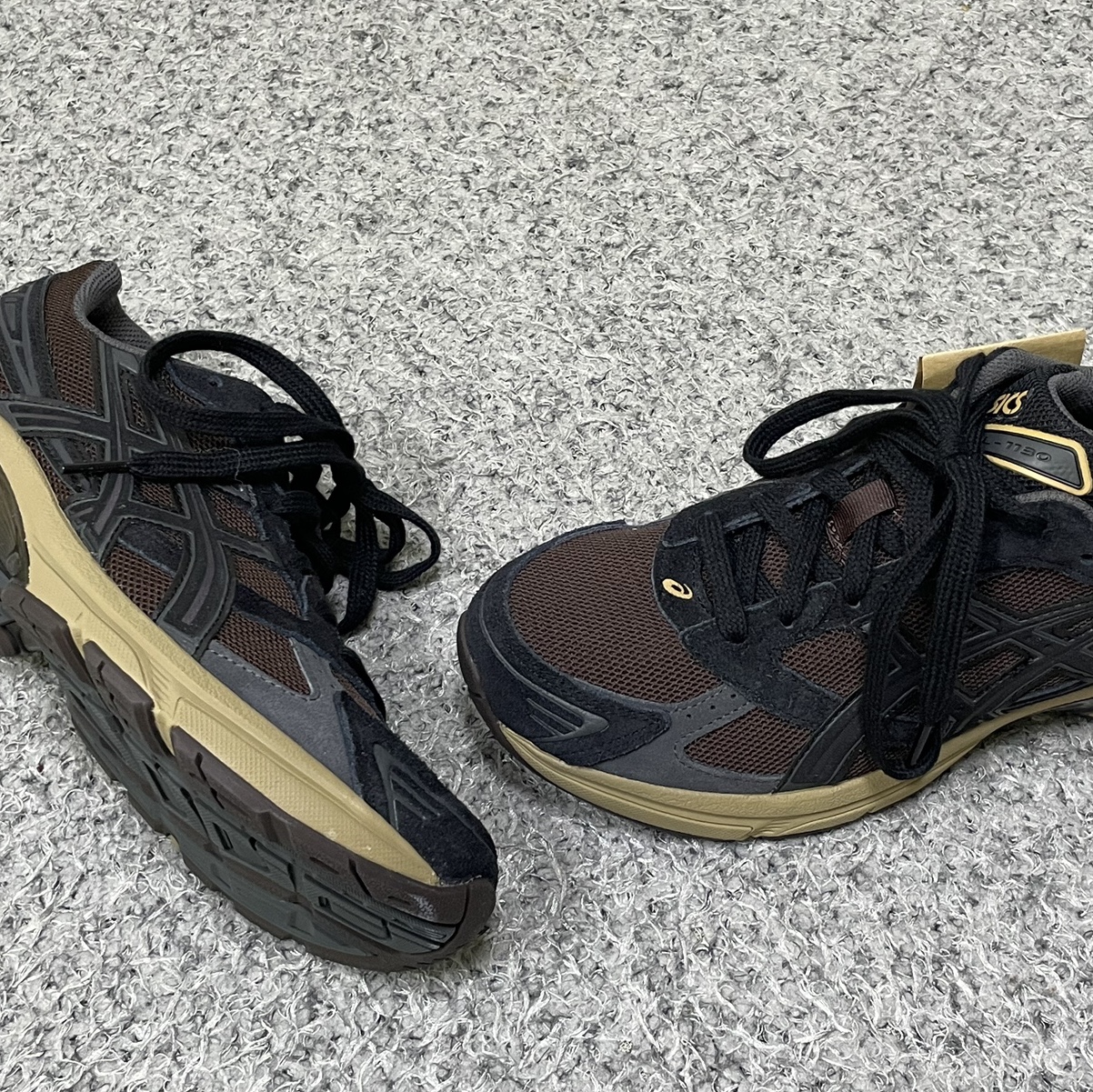 Asics Gel-1130 Brown 착용 스타일
