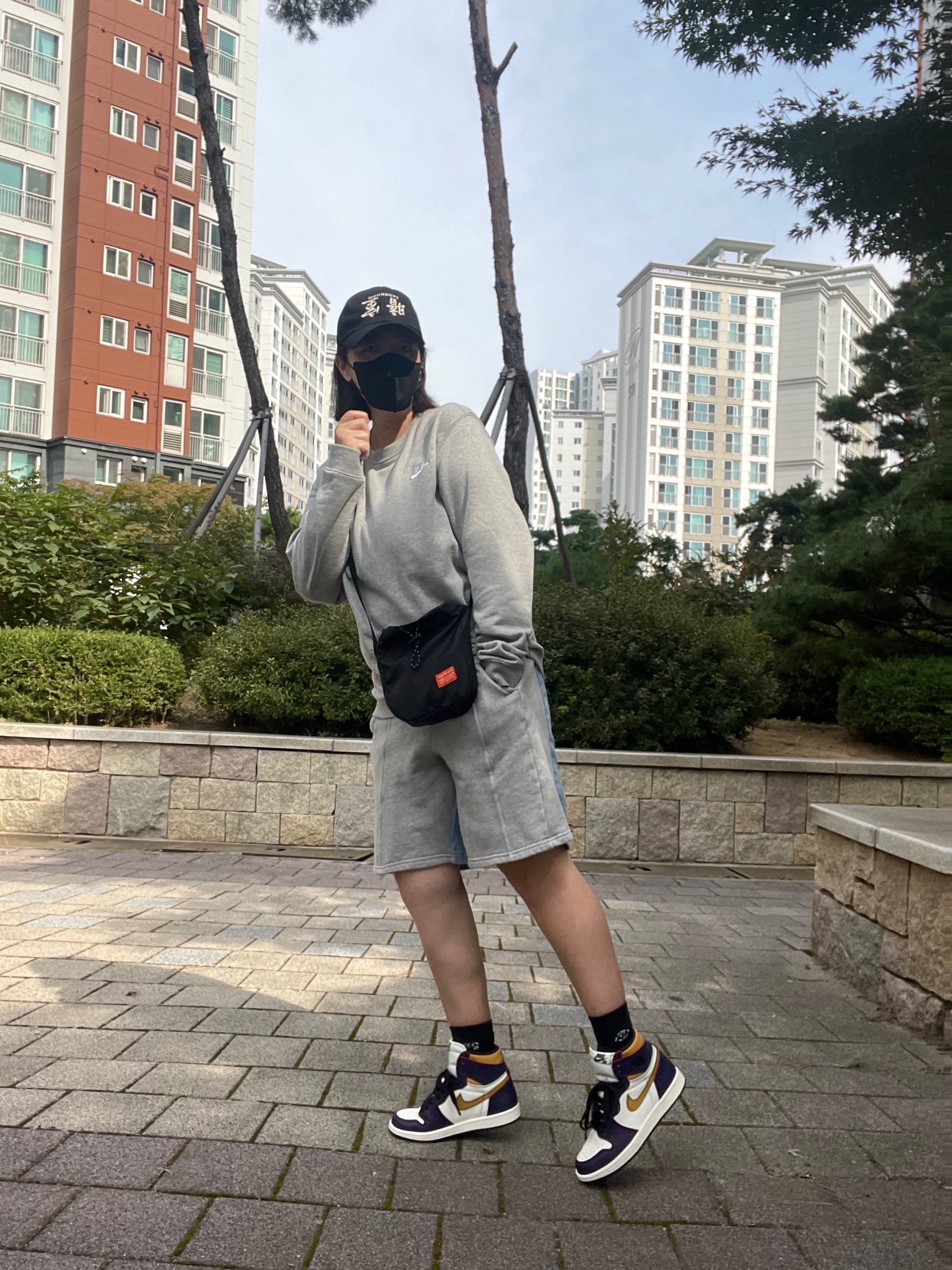 Darkr8m Studio Upside Down Silver Logo Cap, Jordan 1 Retro High OG Defiant SB LA to Chicago 착용 스타일 - 2