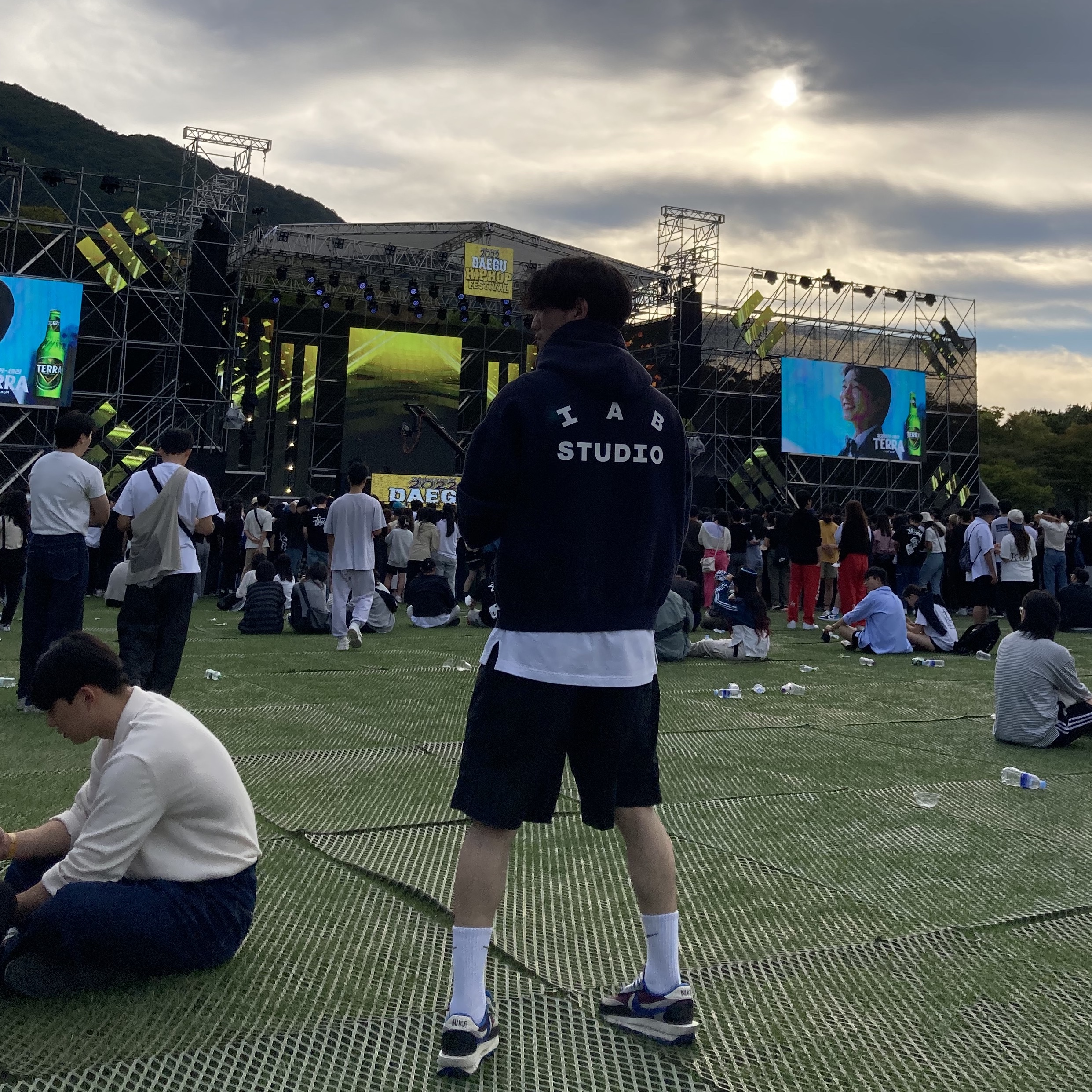 IAB Studio Hoodie Navy - 21SS, Nike x Sacai x Undercover LDWaffle Night Maroon Team Royal 착용 스타일