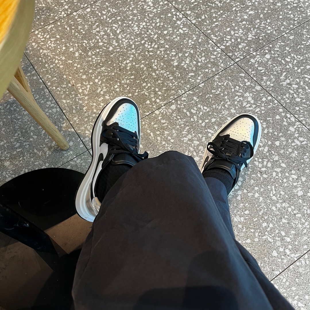 (W) Jordan 1 Elevate Low SE Metallic Silver 착용 스타일