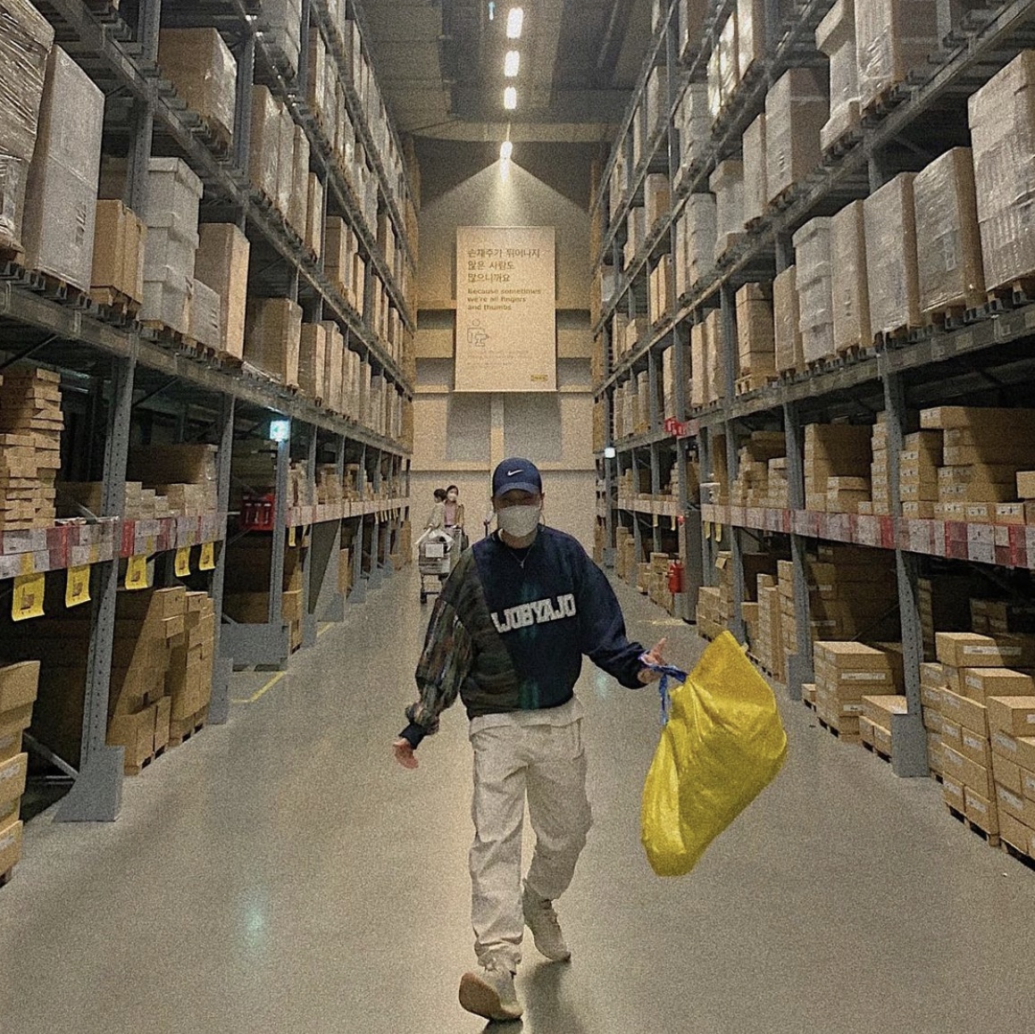Adidas Yeezy Boost 350 V2 Citrin - Non-Reflective 착용 스타일