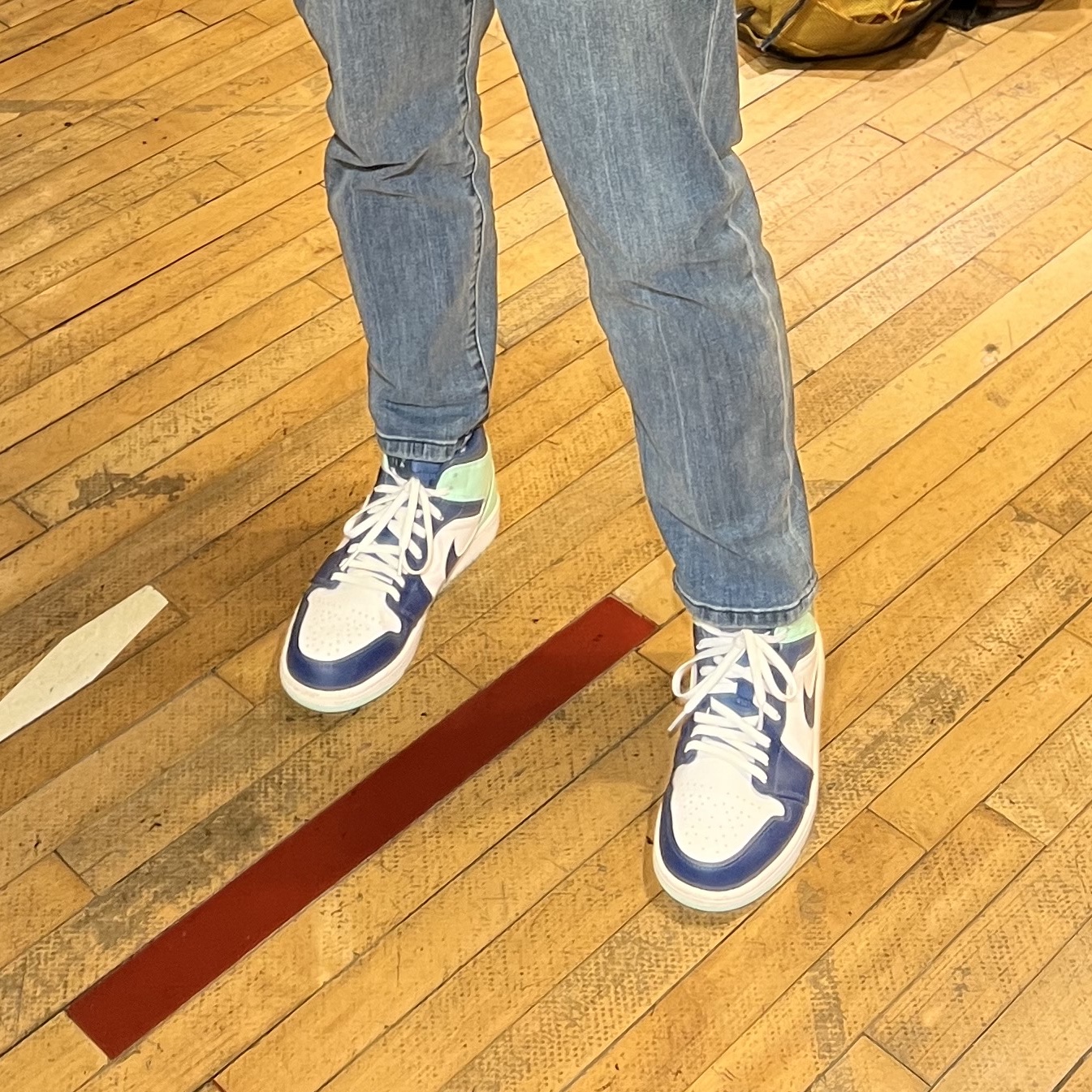 Jordan 1 Mid Blue Mint 착용 스타일 - 2