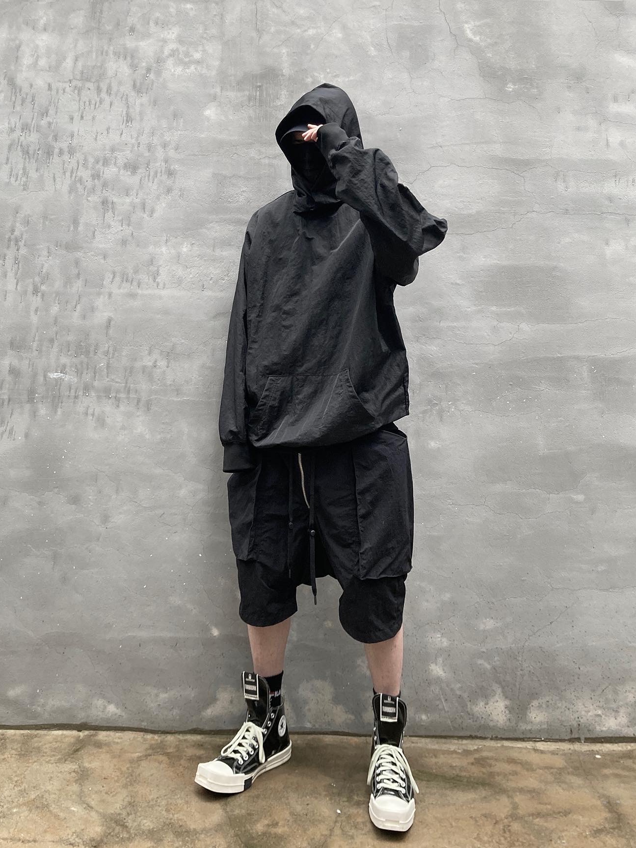 Converse x Drkshdw Turbodrk Chuck 70 Hi Black Lacquered Denim 착용 스타일 - 1