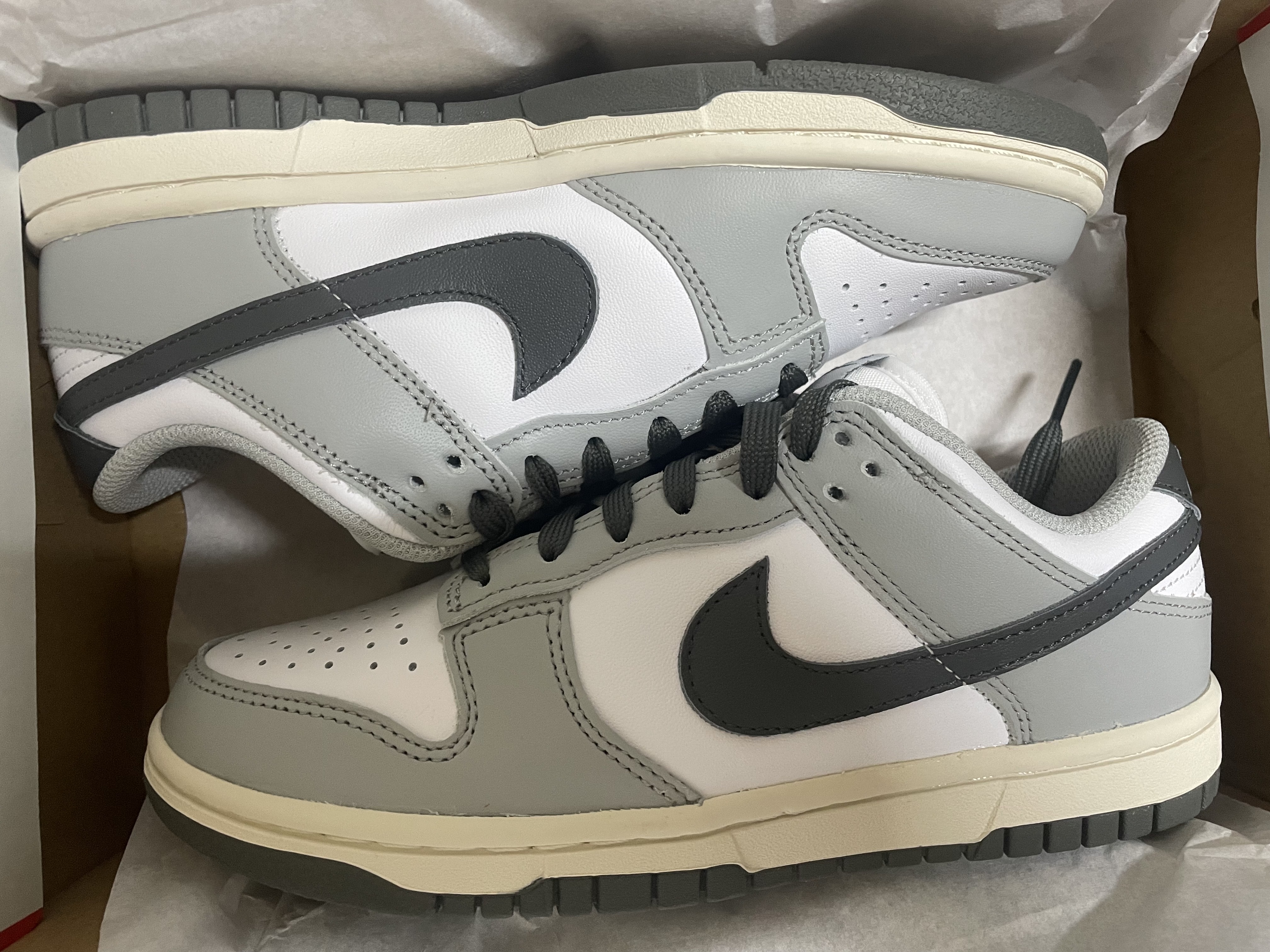 (W) Nike Dunk Low Light Smoke Grey 착용 스타일