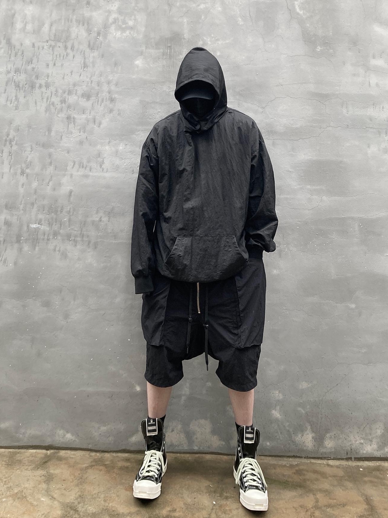Converse x Drkshdw Turbodrk Chuck 70 Hi Black Lacquered Denim 착용 스타일 - 2