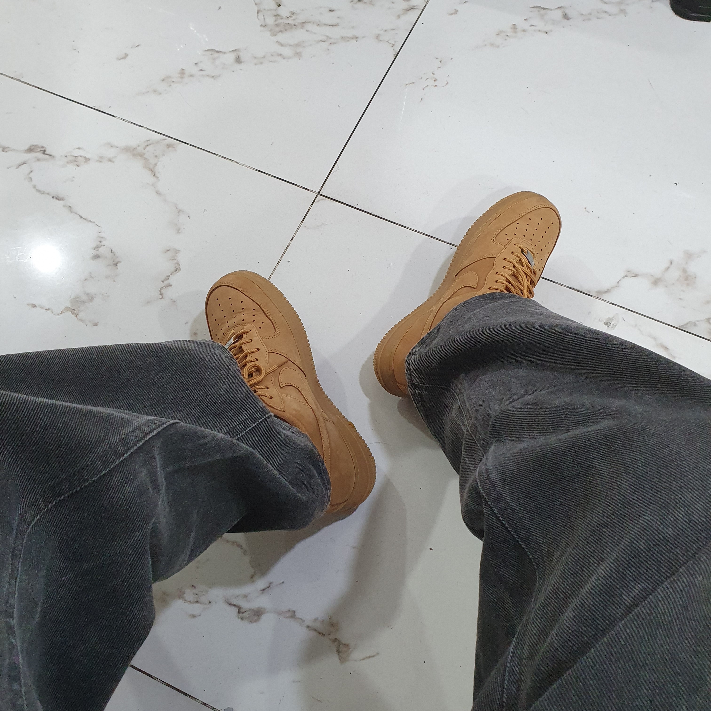 Nike x Supreme Air Force 1 Low Flax 착용 스타일 - 1