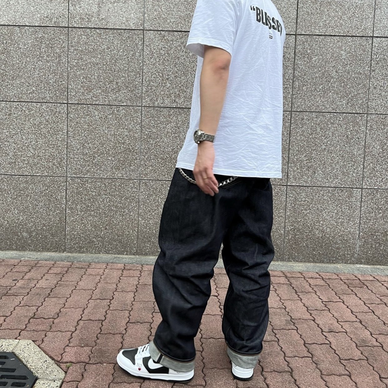 Nike x Supreme SB Dunk High OG QS By Any Means Black White 착용 스타일 - 4
