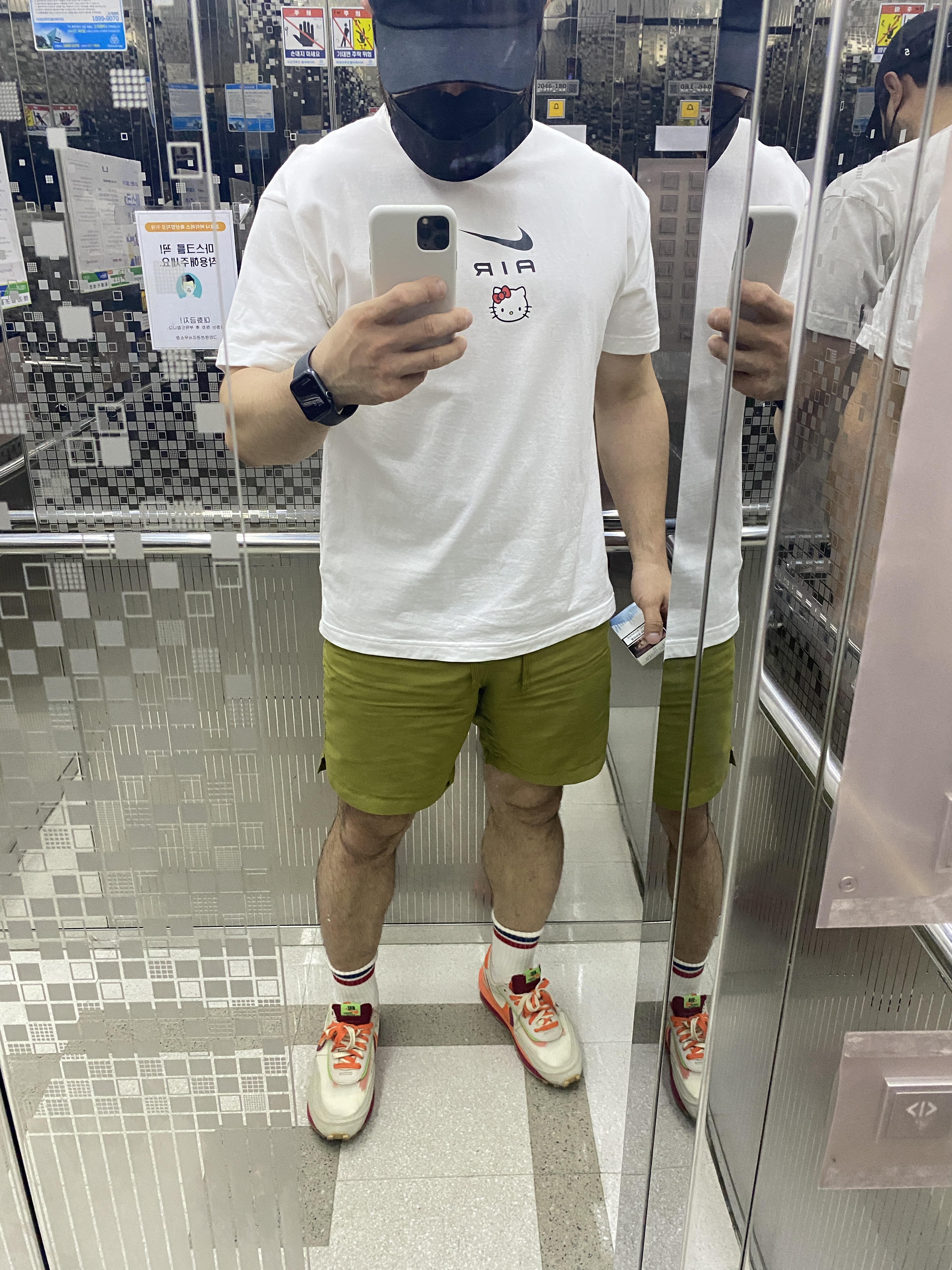 Nike x Sacai x Clot LDWaffle Orange Blaze, Nike x Hello Kitty NRG Air T-Shirt White - Asia 착용 스타일