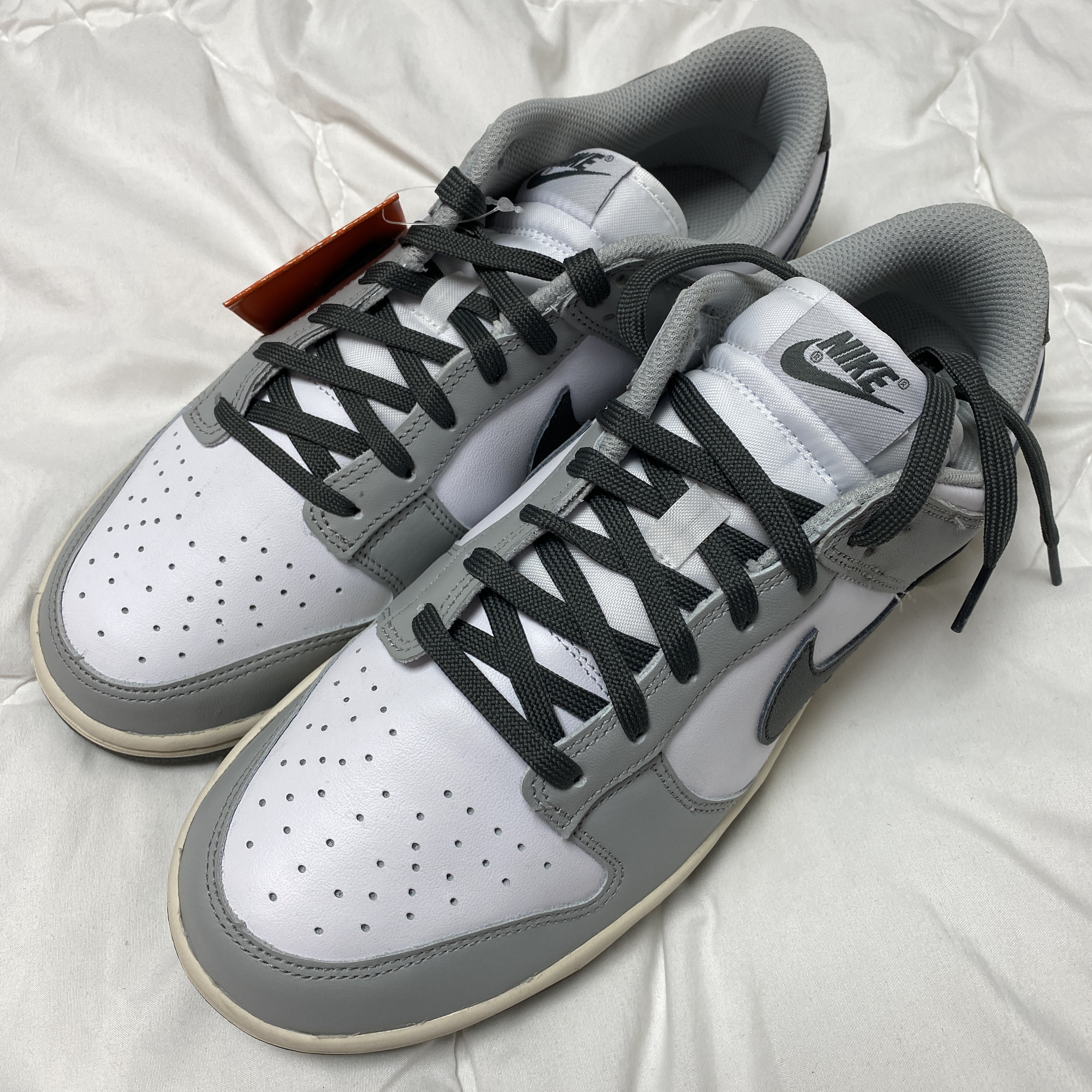 (W) Nike Dunk Low Light Smoke Grey 착용 스타일 - 1