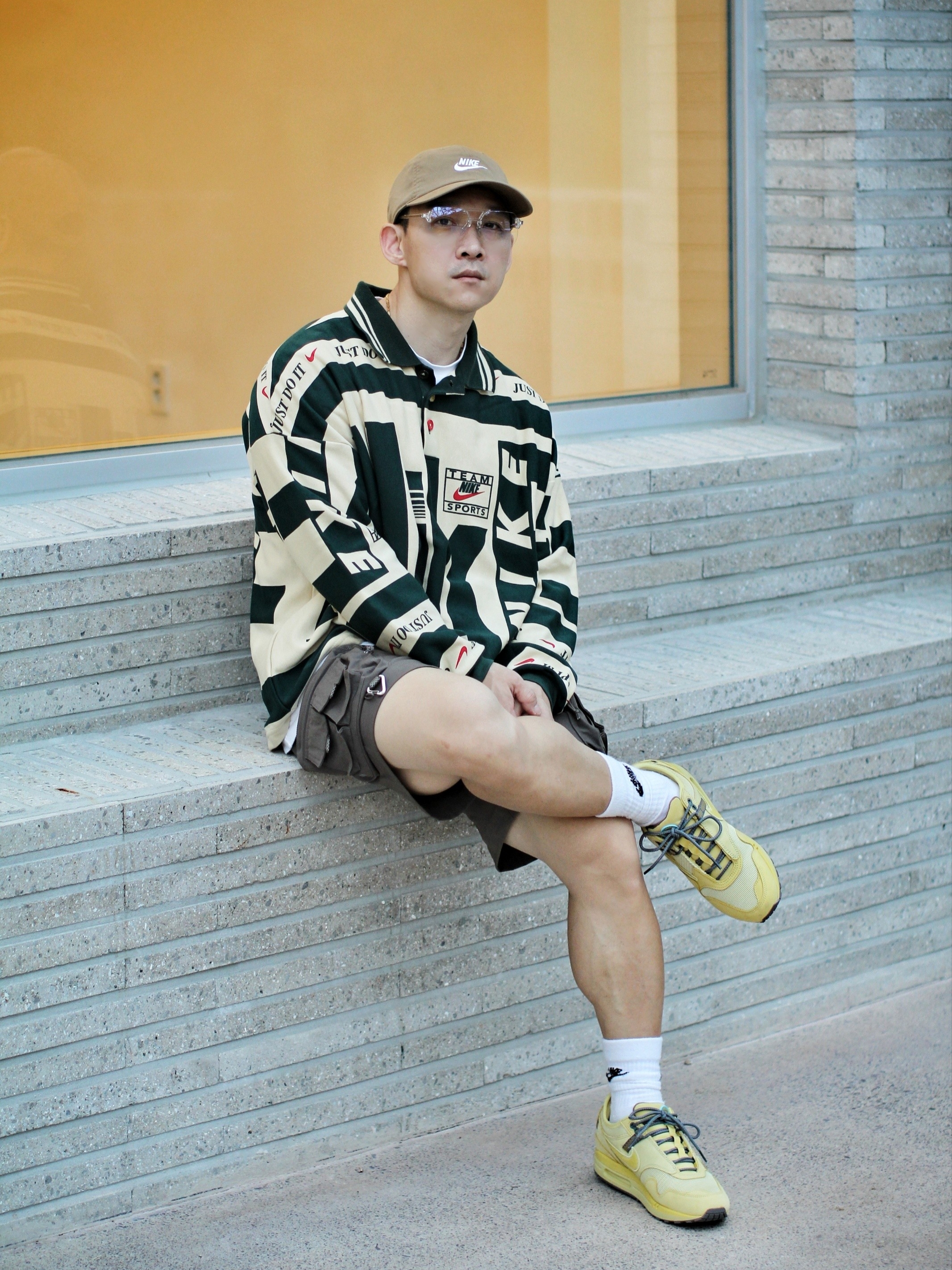 Nike Heritage 86 Futura Washed Cap Dark Driftwood, Nike x Cactus Plant Flea Market Long Sleeve Polo Natural - Asia 착용 스타일 - 2