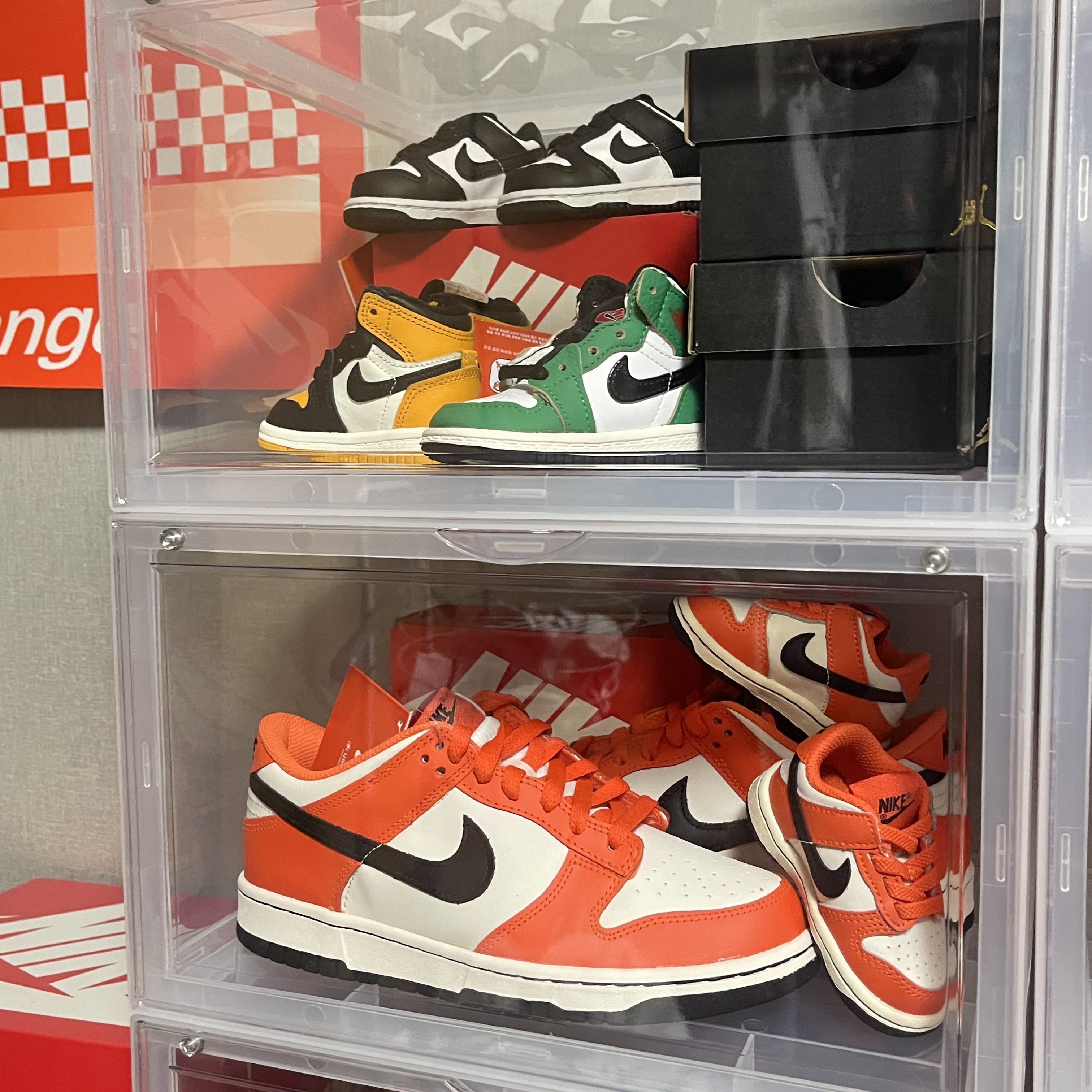 (TD) Nike Dunk Low Black, (TD) Jordan 1 Retro High OG Taxi 착용 스타일 - 1