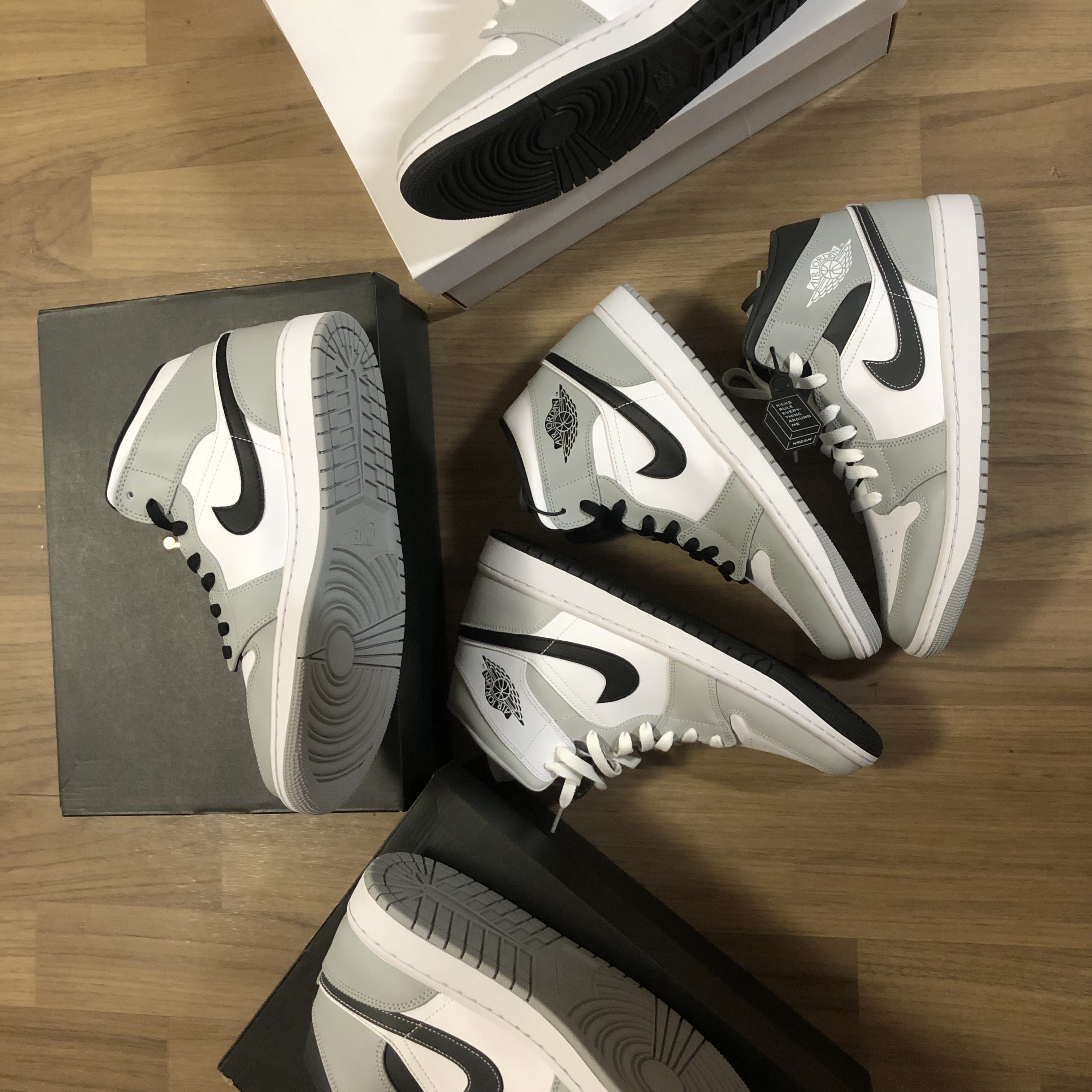 Jordan 1 Mid Light Smoke Grey, Jordan 1 Mid Light Smoke Grey Anthracite 착용 스타일 - 1
