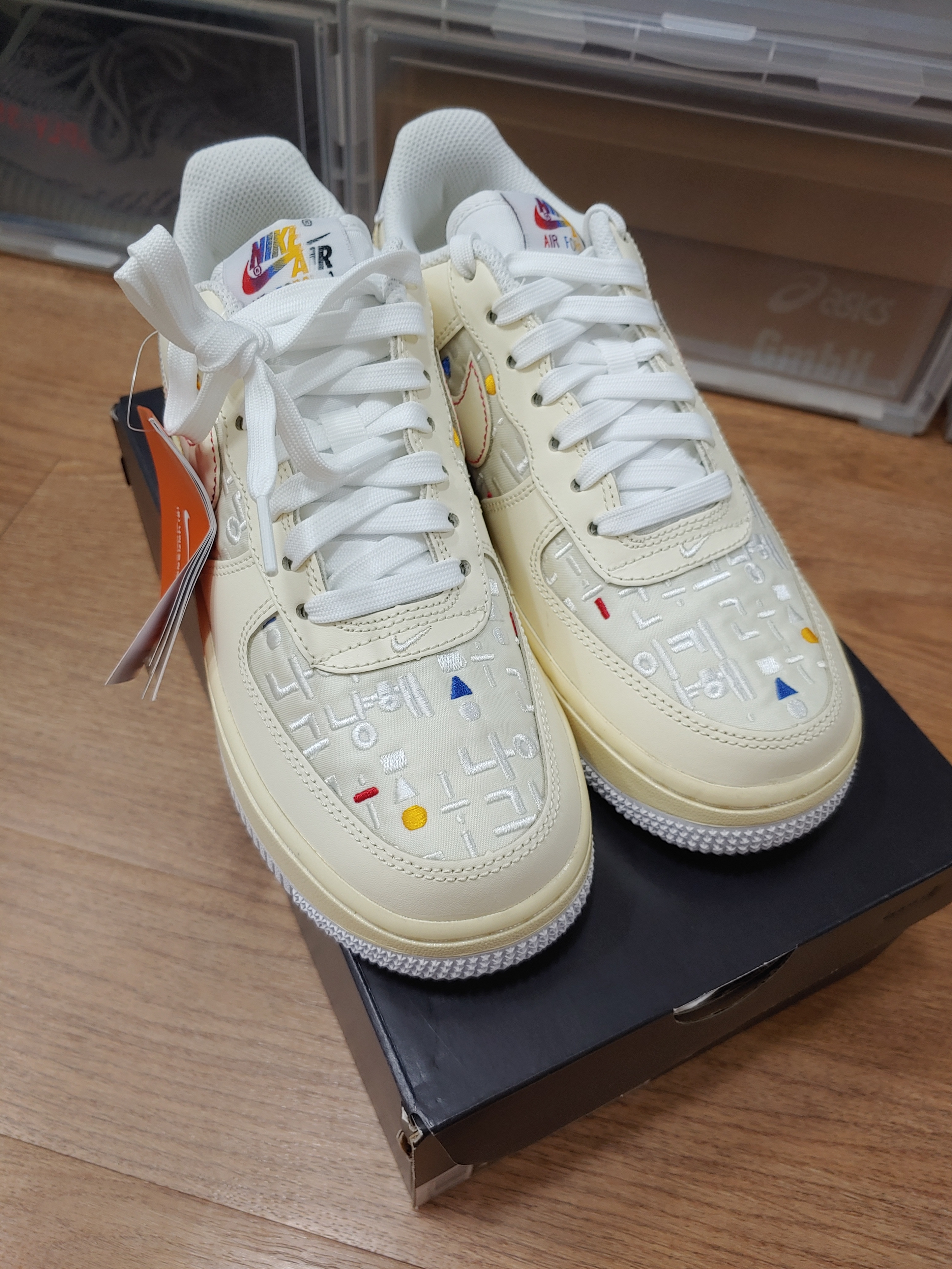 (W) Nike Air Force 1 '07 LV8 Hangul Day 착용 스타일 - 1