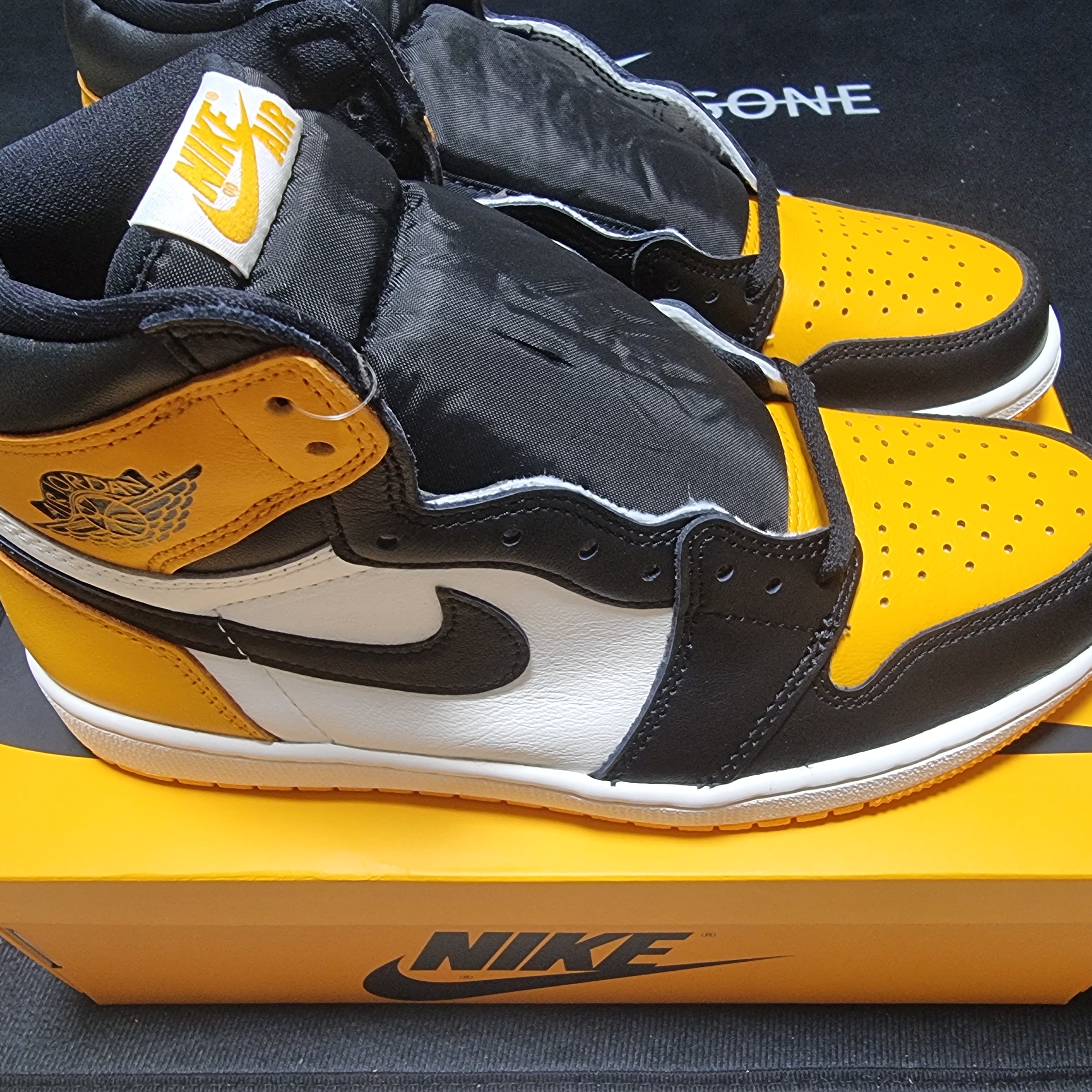 Jordan 1 Retro High OG Taxi 착용 스타일