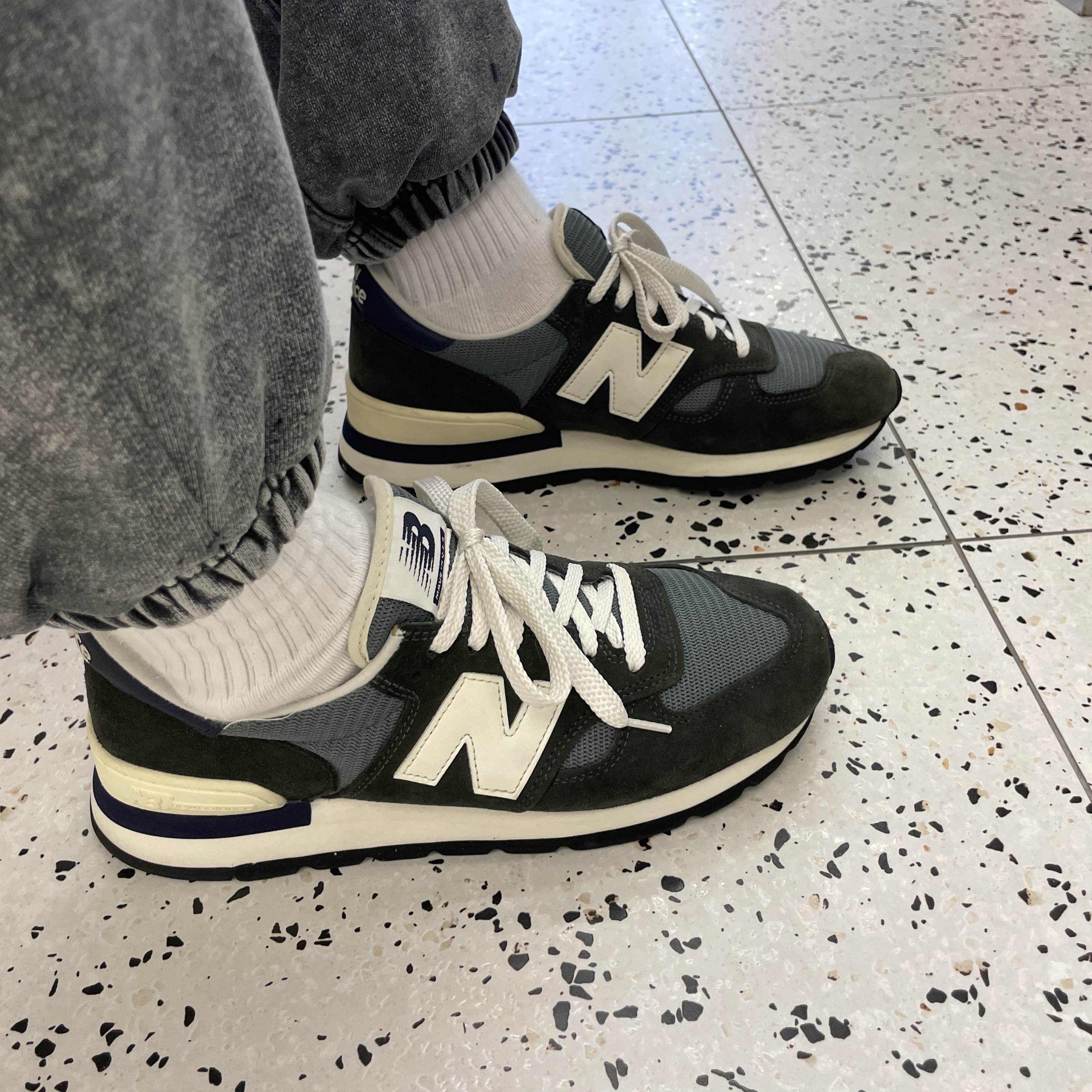 New Balance 990 Made in USA Dark Green 착용 스타일