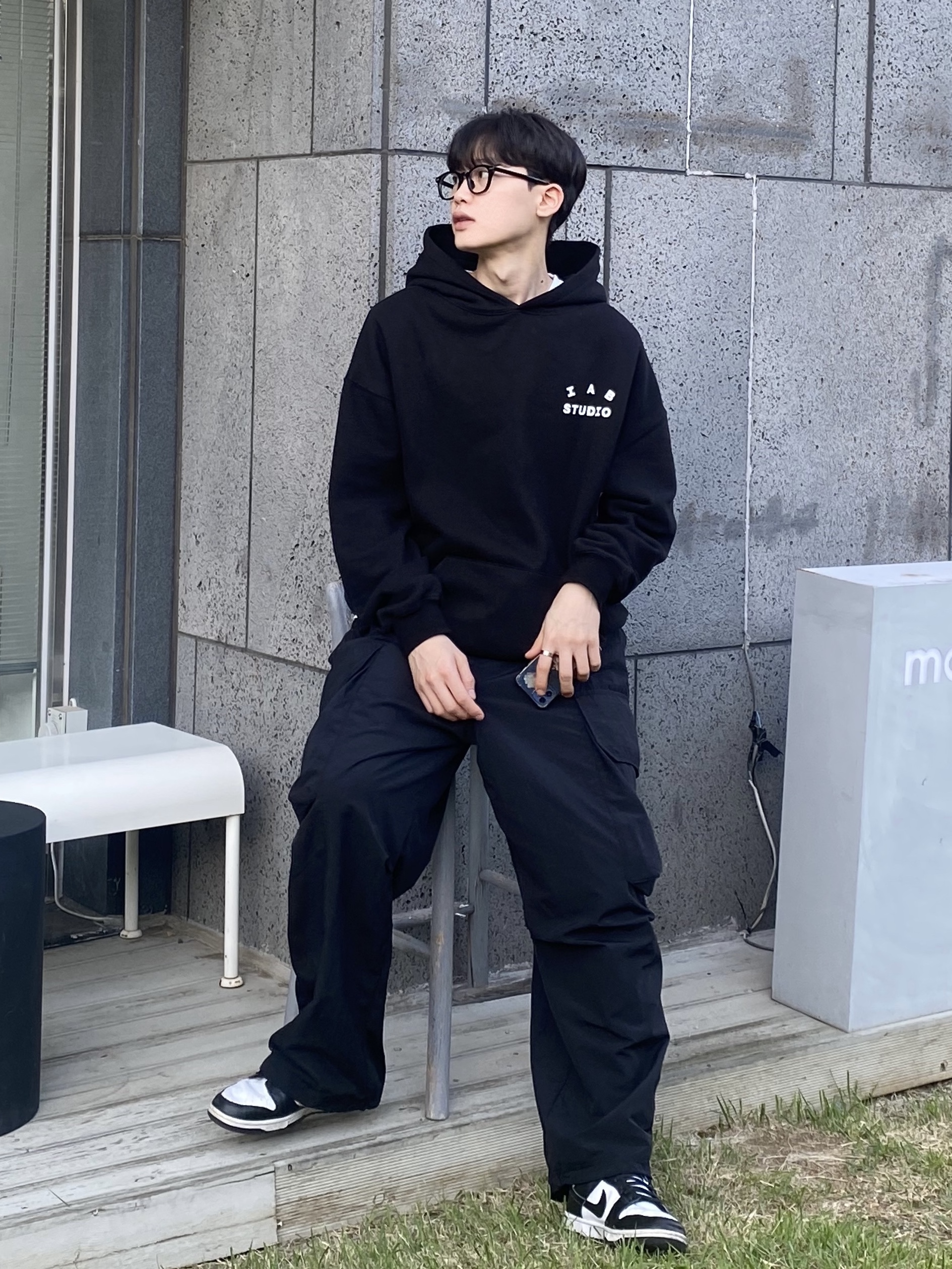 IAB Studio Hoodie Black White, Nike Dunk Low Retro Black 착용 스타일 - 2