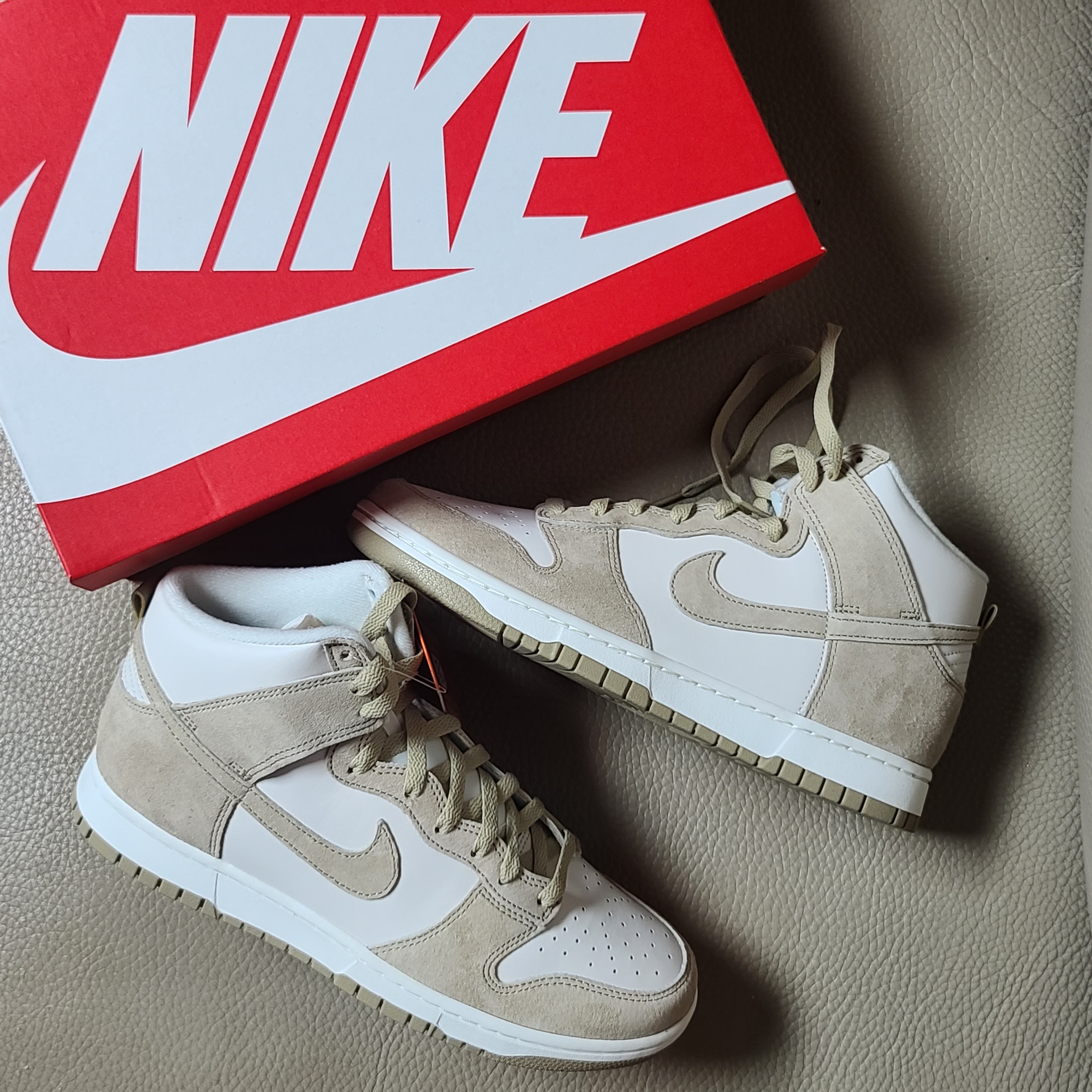Nike Dunk High Retro PRM Limestone 착용 스타일 - 1