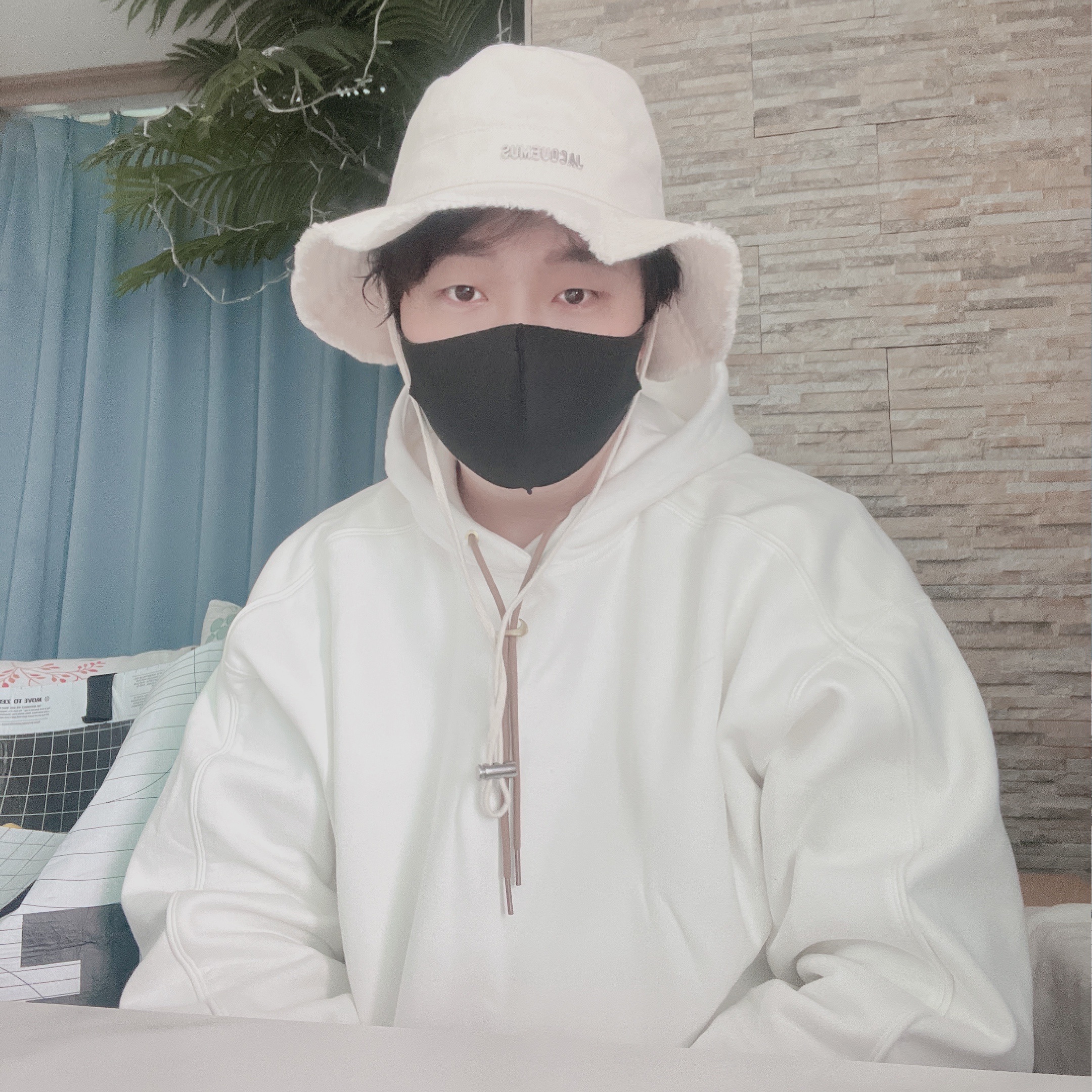 Nike x Jacquemus NRG Fleece Hoodie Sail - Asia, Jacquemus Le Bob Artichaut Bucket Hat Off White 착용 스타일