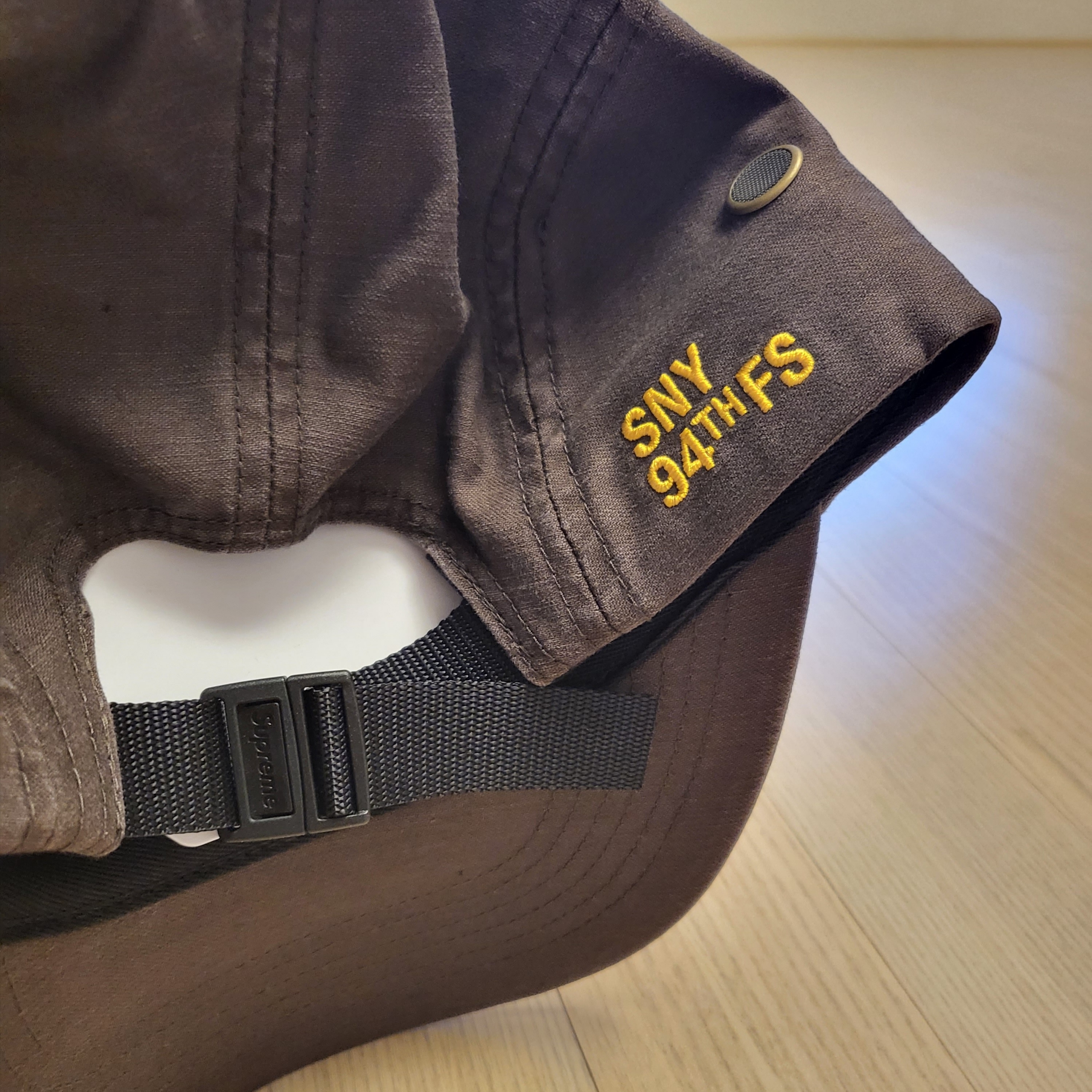 Supreme Military Camp Cap Brown - 22FW 착용 스타일 - 2