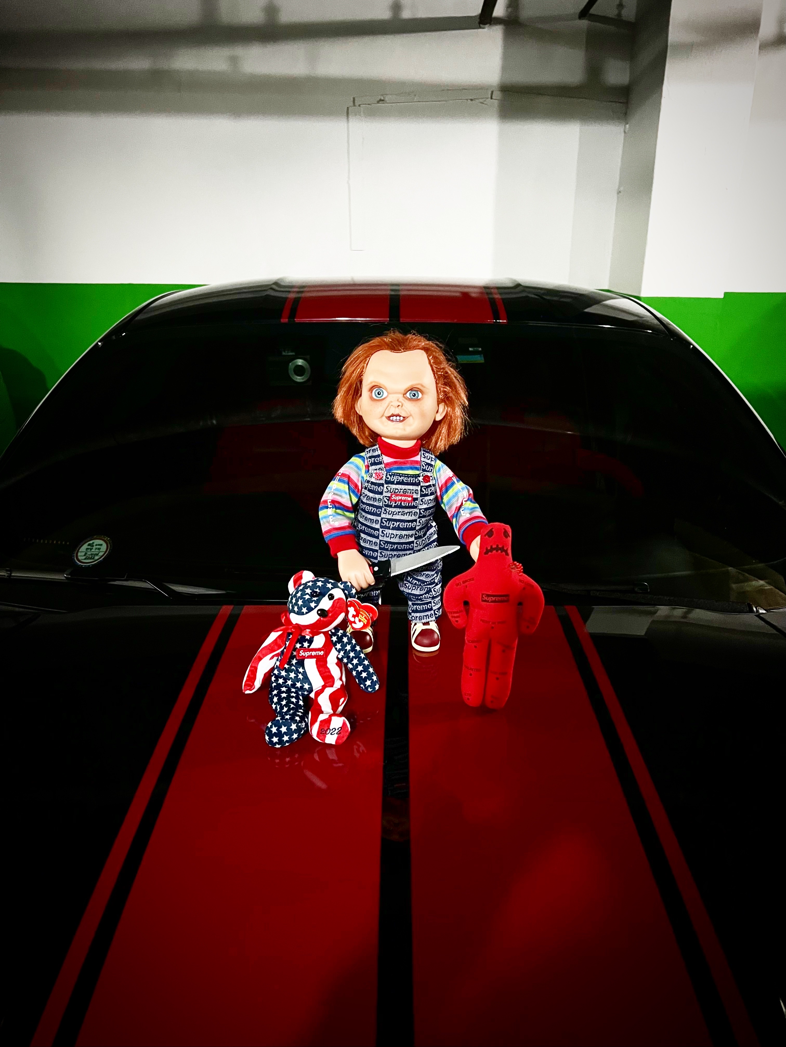 Supreme Chucky Doll - 20FW, Supreme Voodoo Doll Red - 19FW 착용 스타일 - 2