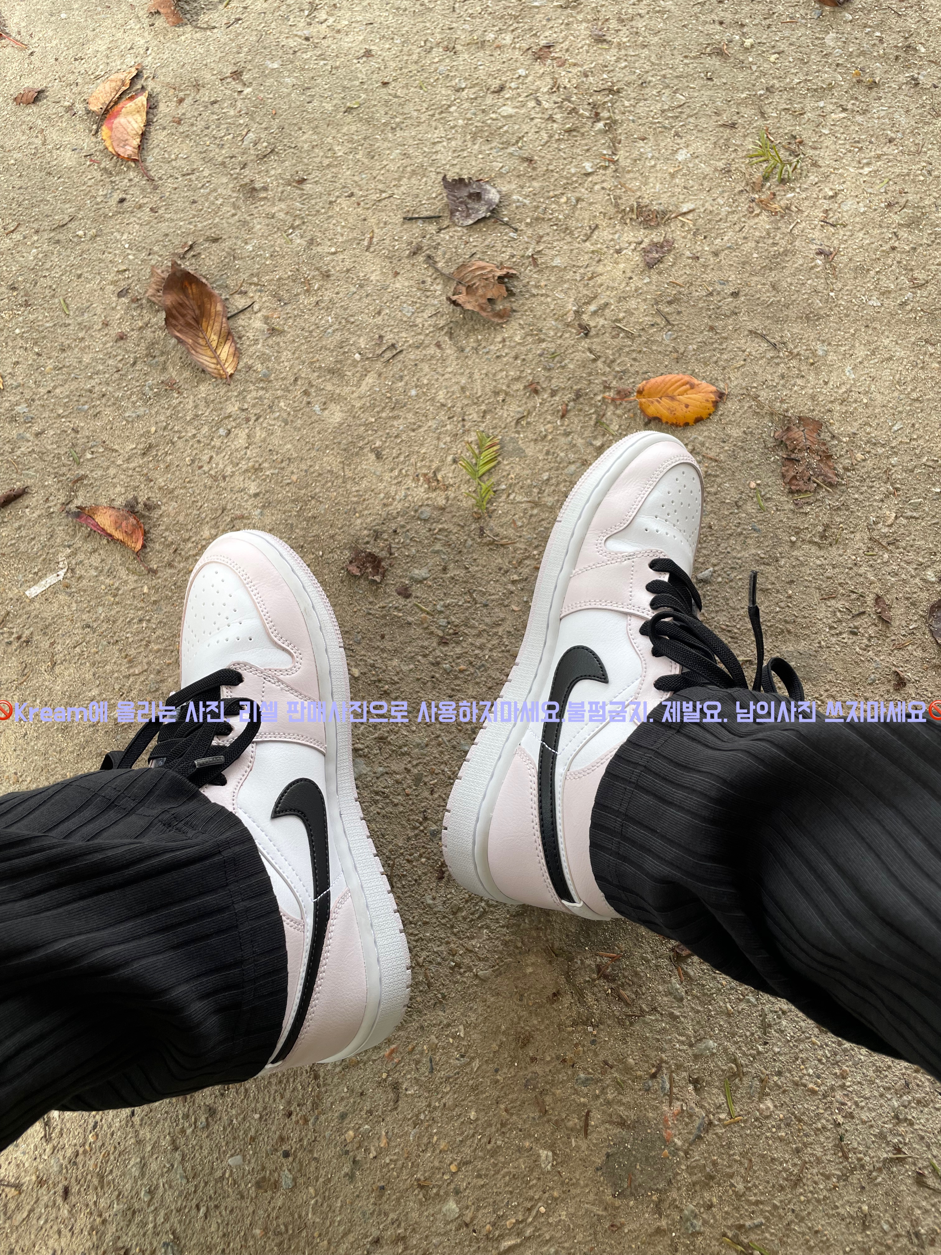 (W) Jordan 1 Mid Barely Rose 착용 스타일 - 4