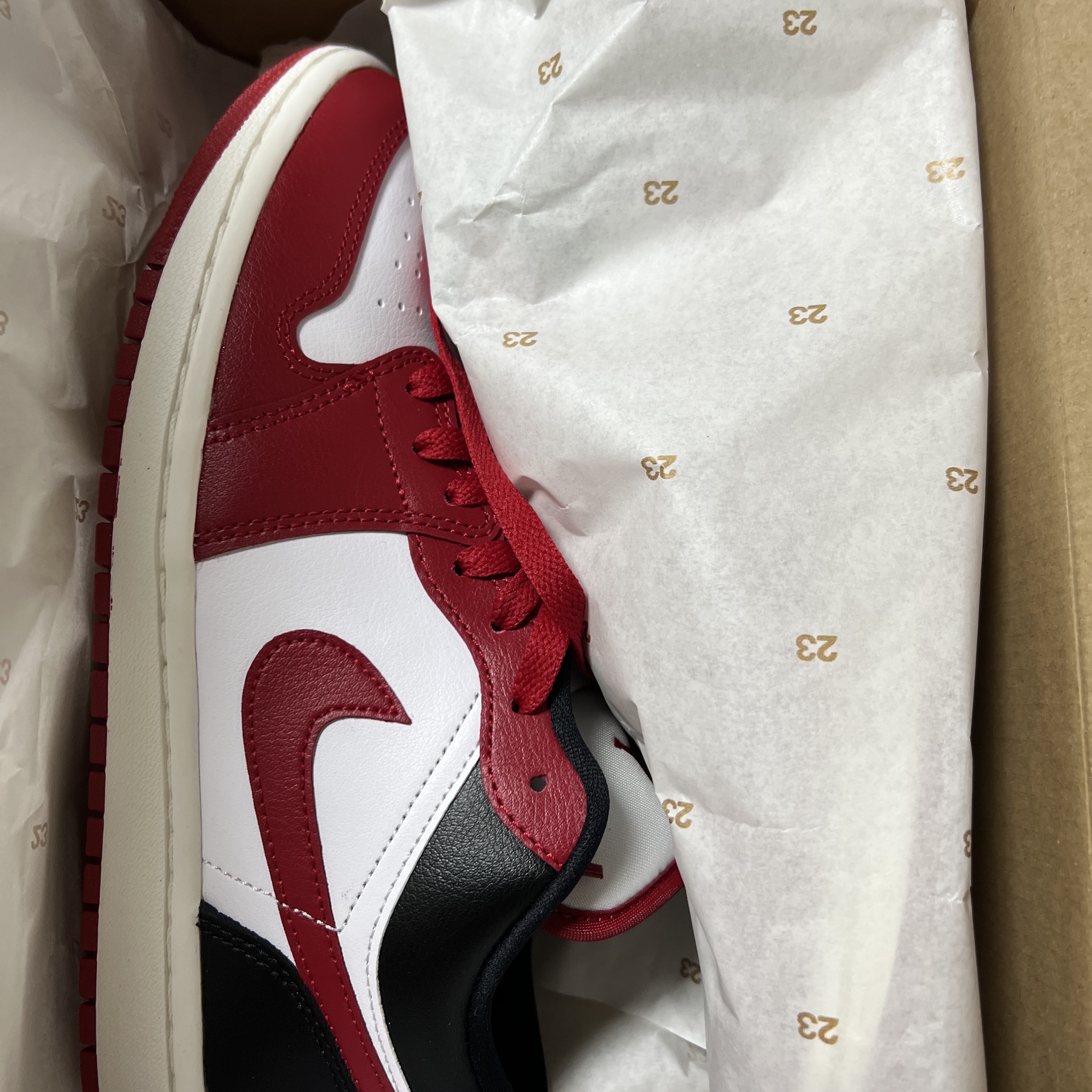 (W) Jordan 1 Low White Gym Red 착용 스타일