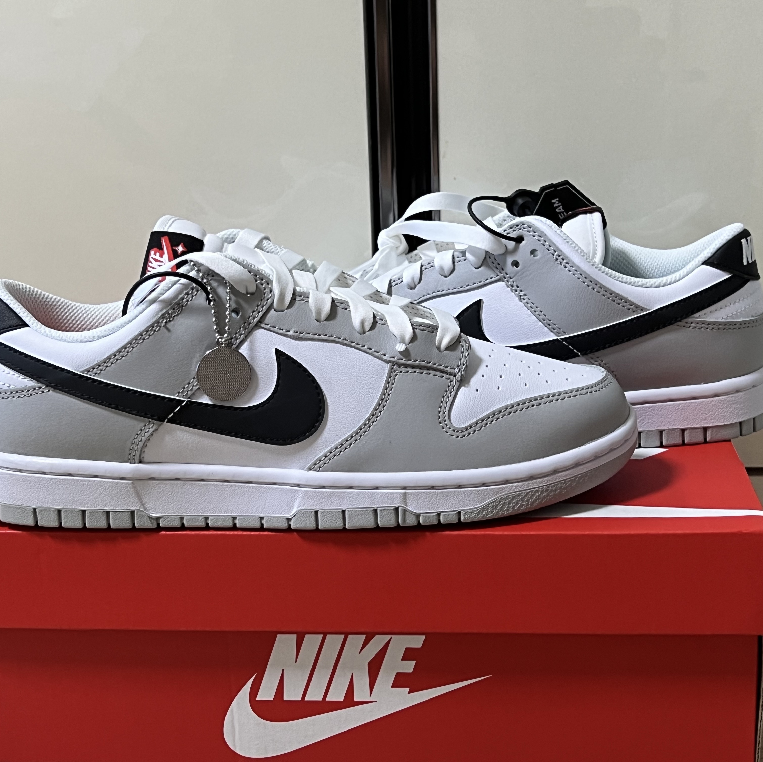 Nike Dunk Low Retro SE Jackpot Grey Fog 착용 스타일