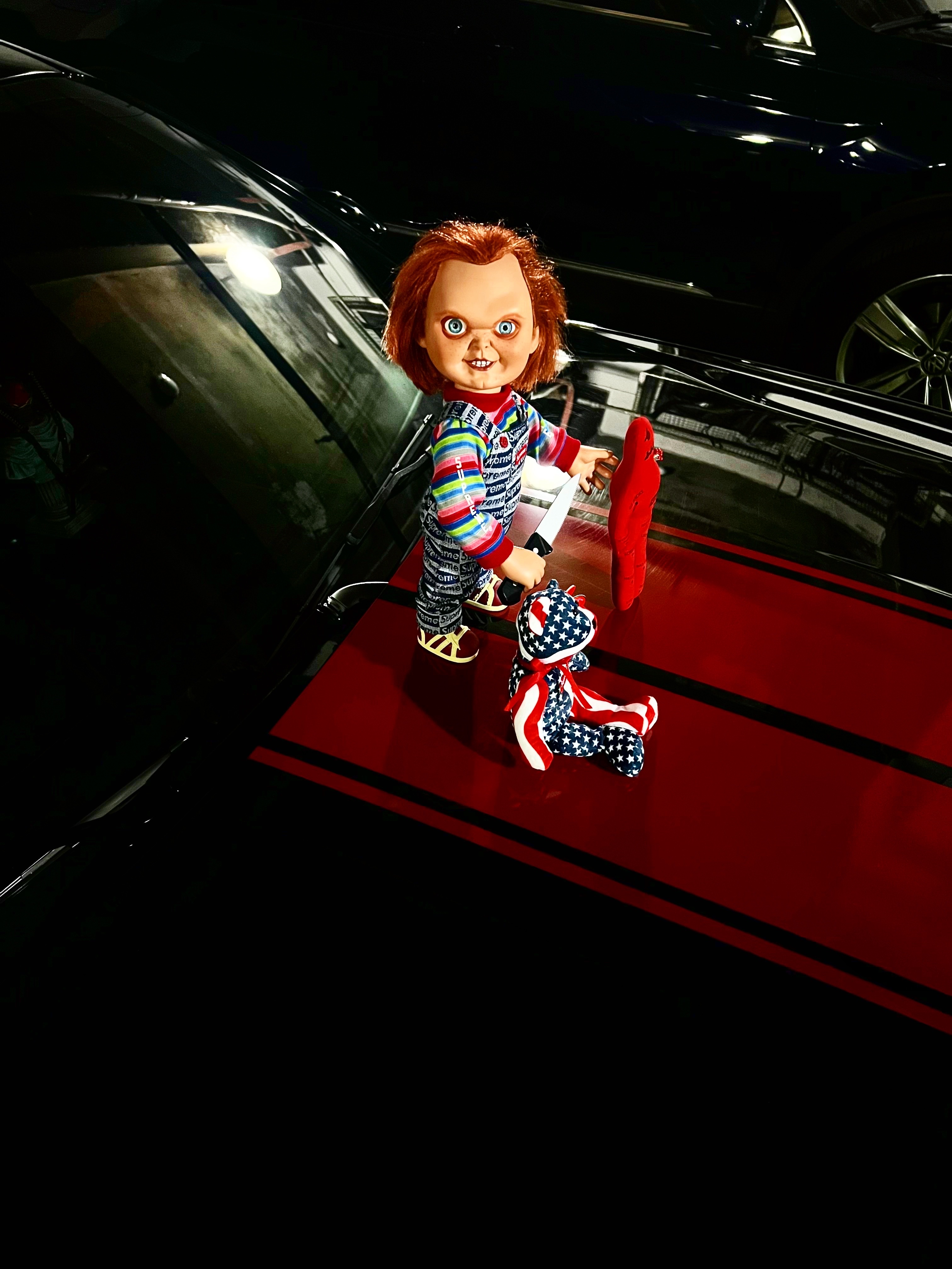 Supreme Chucky Doll - 20FW, Supreme Voodoo Doll Red - 19FW 착용 스타일 - 1