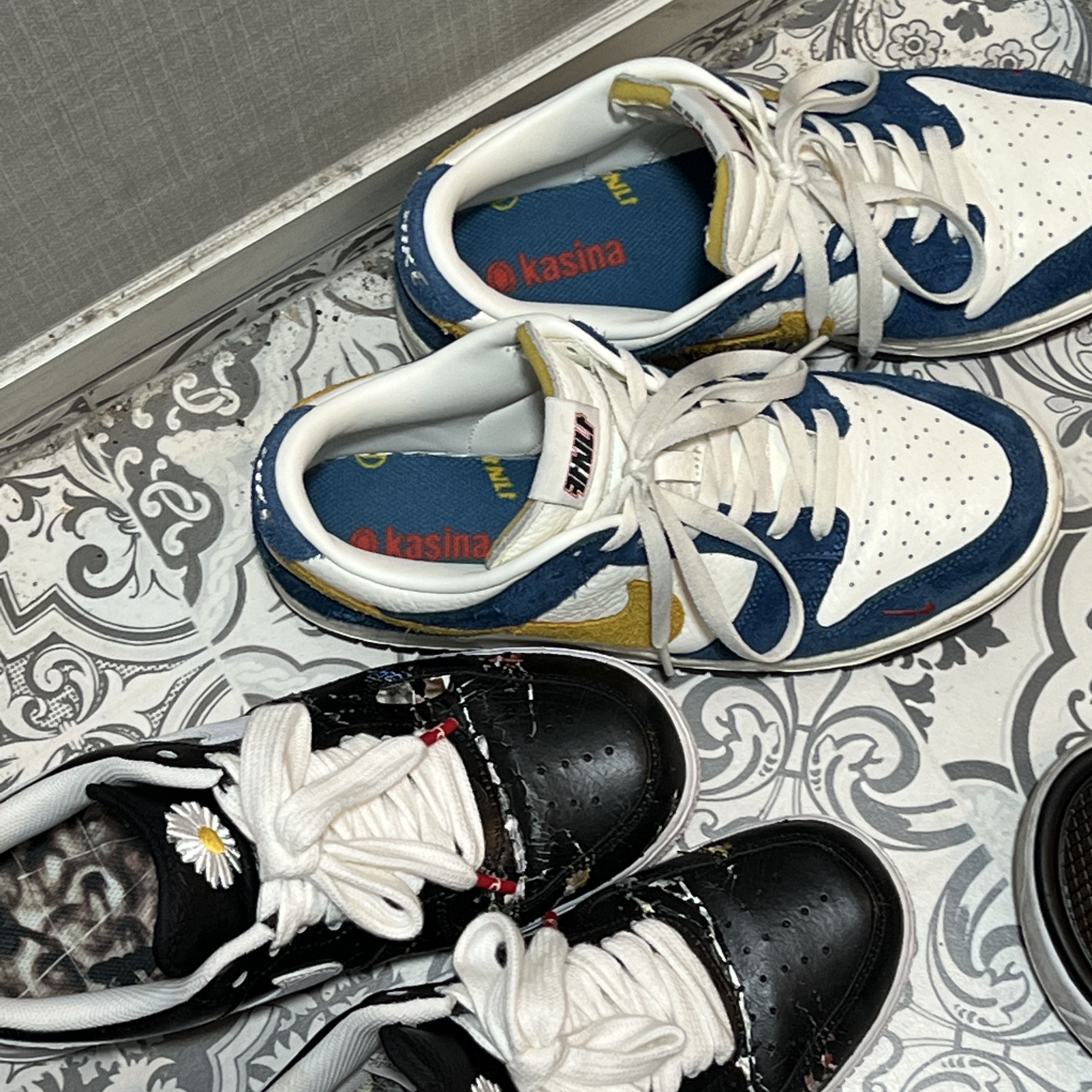Nike x Kasina Dunk Low 80's Bus, Nike x Peaceminusone Air Force 1 Low Para-Noise 착용 스타일