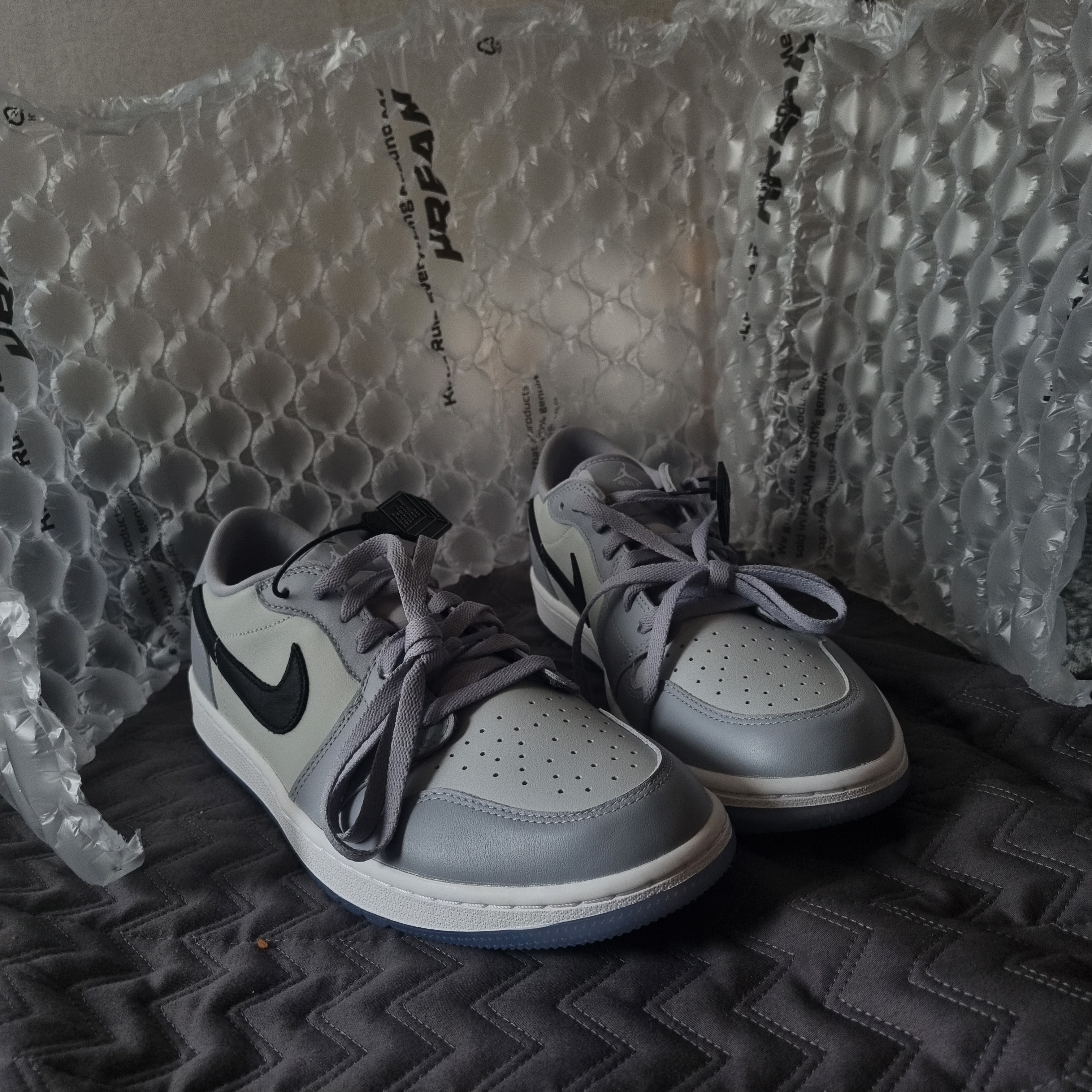 Jordan 1 Low Golf Wolf Grey 착용 스타일 - 1